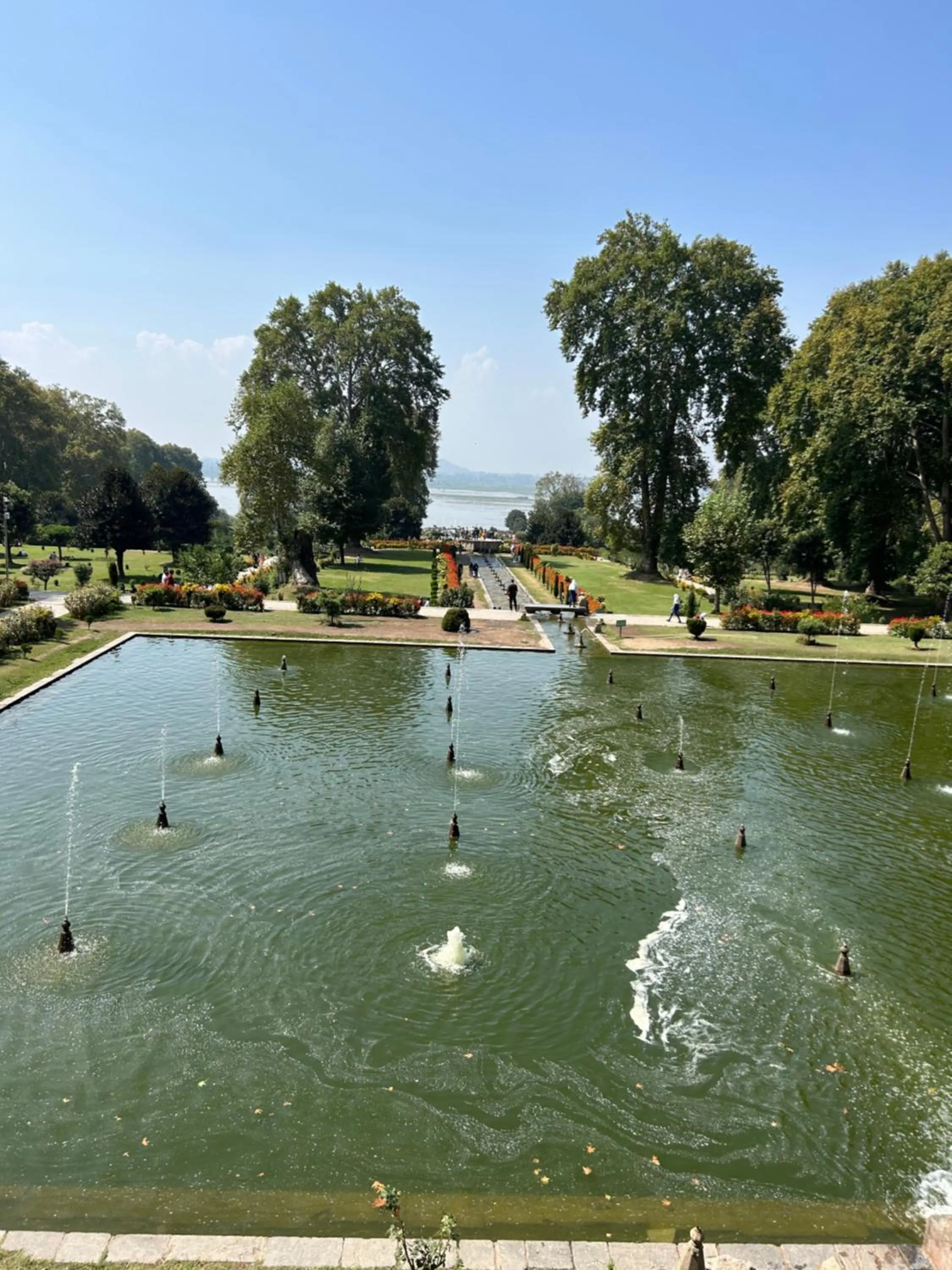 Day in Dilshad Houseboats