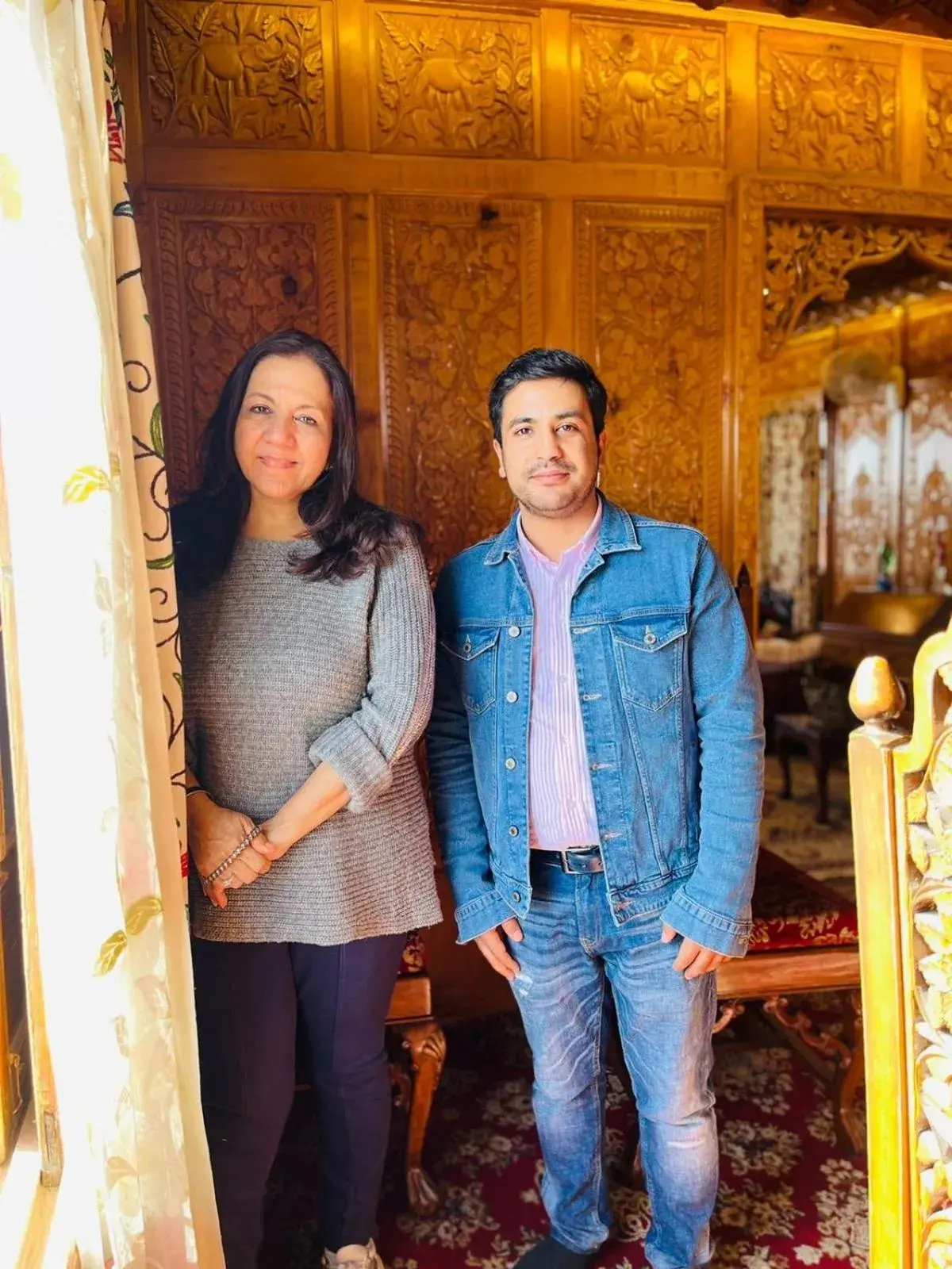 Property building in Dilshad Houseboats Property building in Dilshad Houseboats