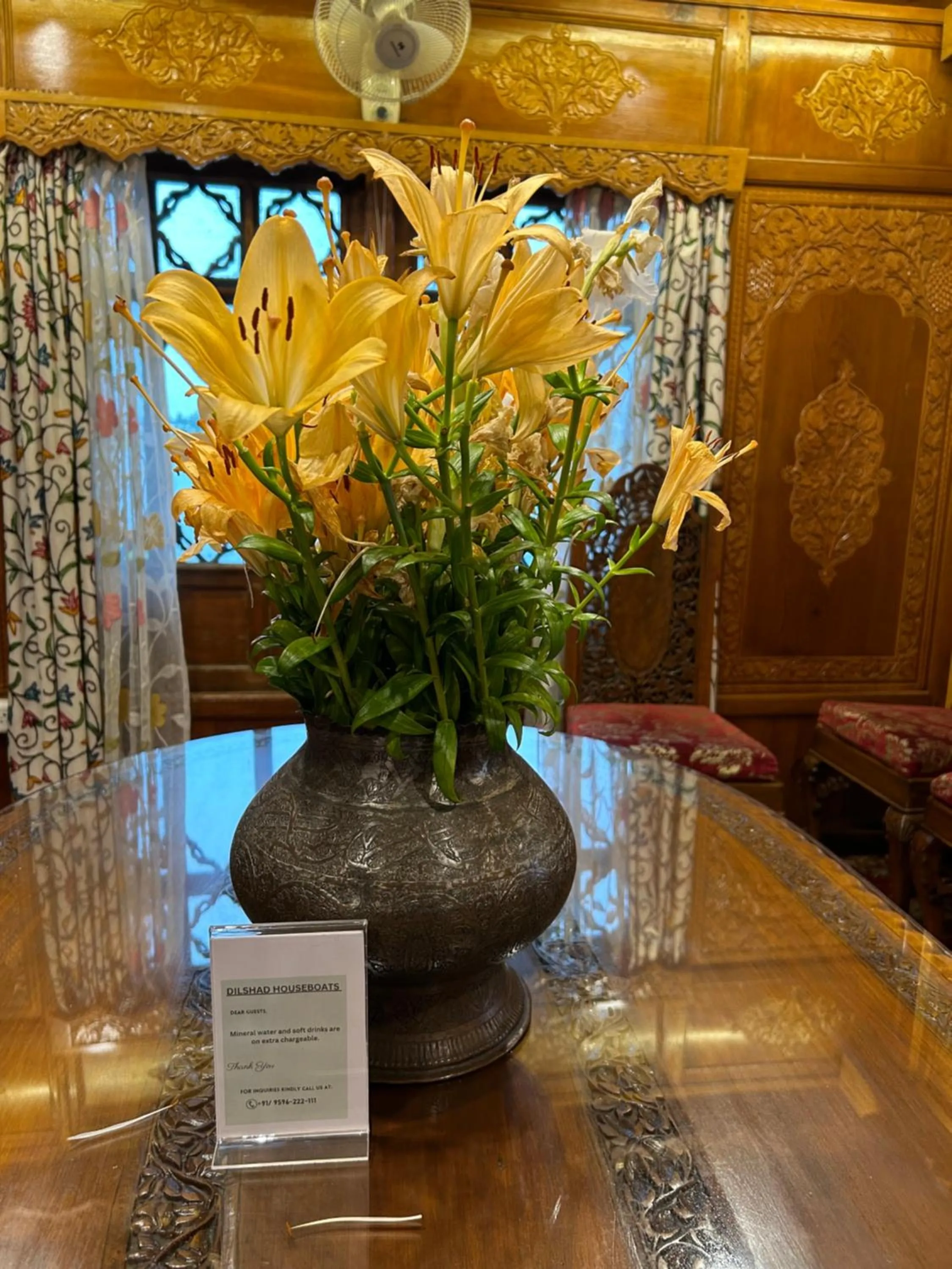 Restaurant/places to eat in Dilshad Houseboats