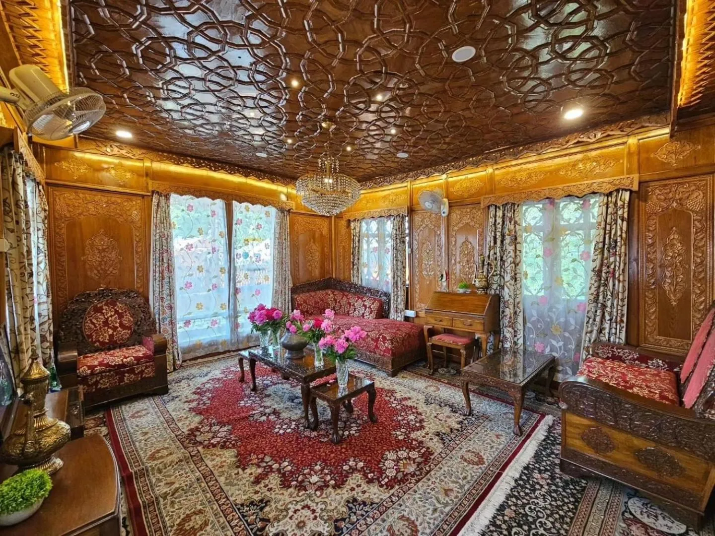 Seating area in Dilshad Houseboats