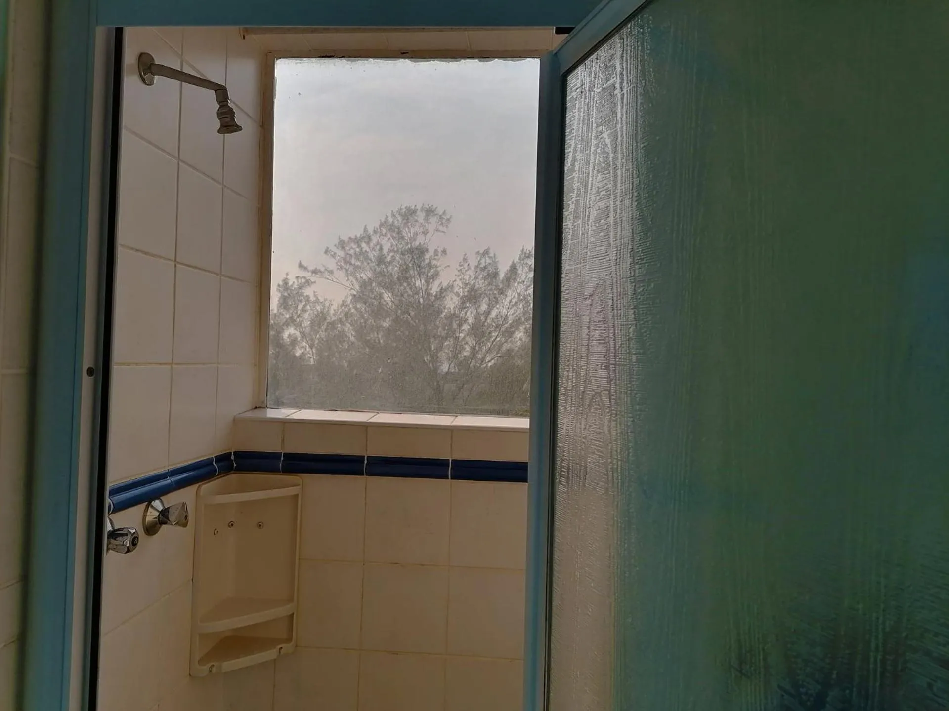 Shower in Boathouse Bed and Biscuit - Upper Deck