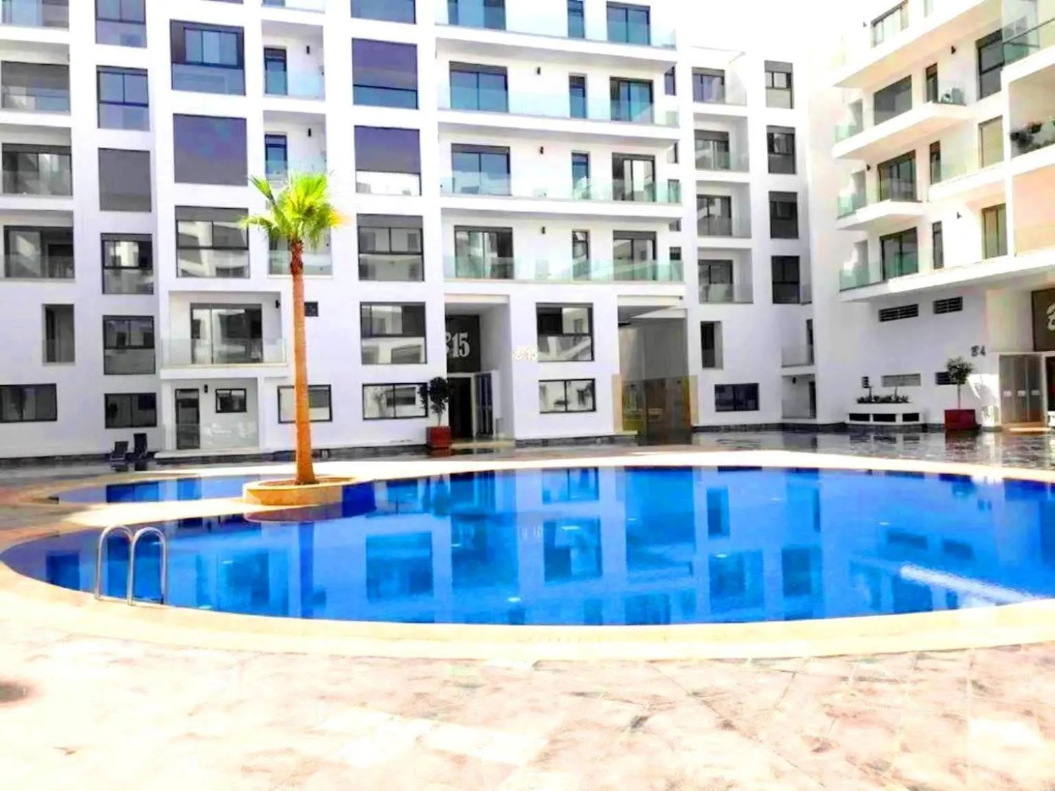 Swimming pool in Geronticus apartment