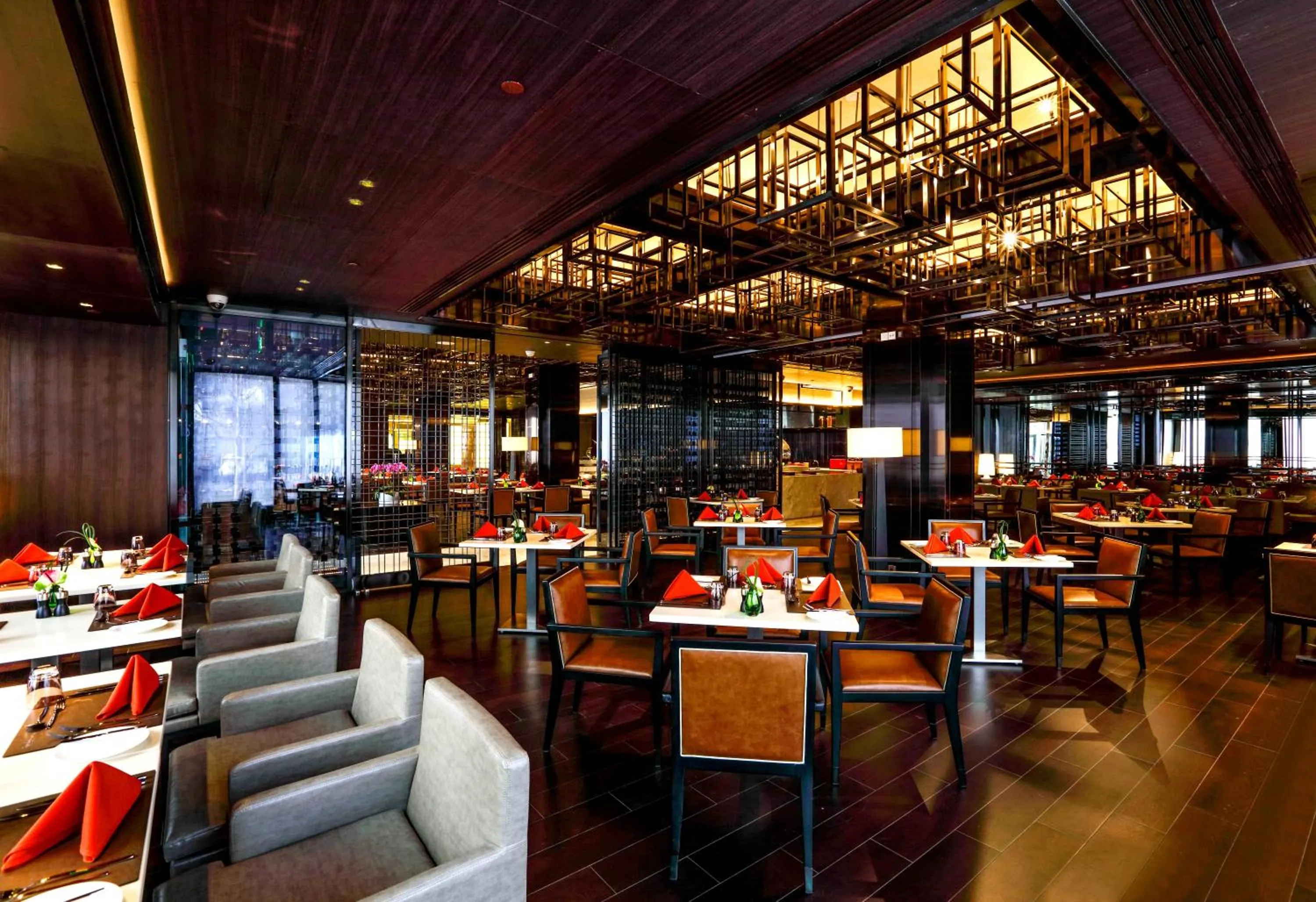 Restaurant/places to eat in Kempinski Hotel Beijing Yansha Center