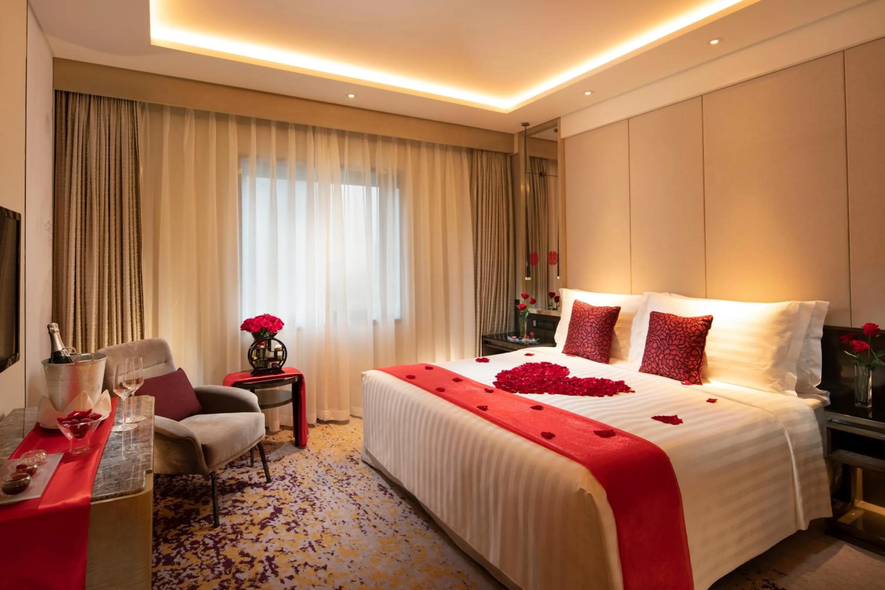 Bedroom, Bed in Kempinski Hotel Beijing Yansha Center