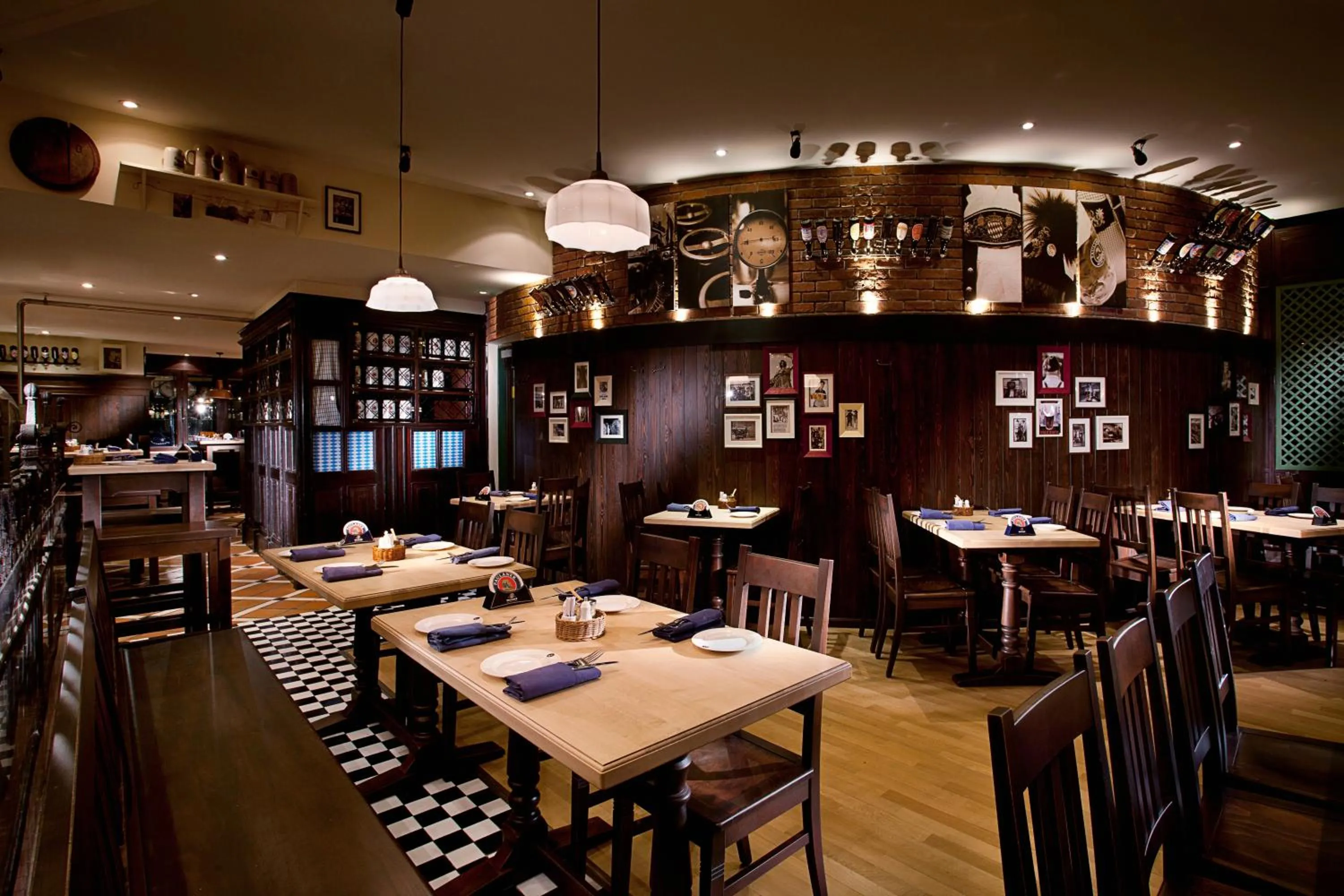 Restaurant/places to eat in Kempinski Hotel Beijing Yansha Center