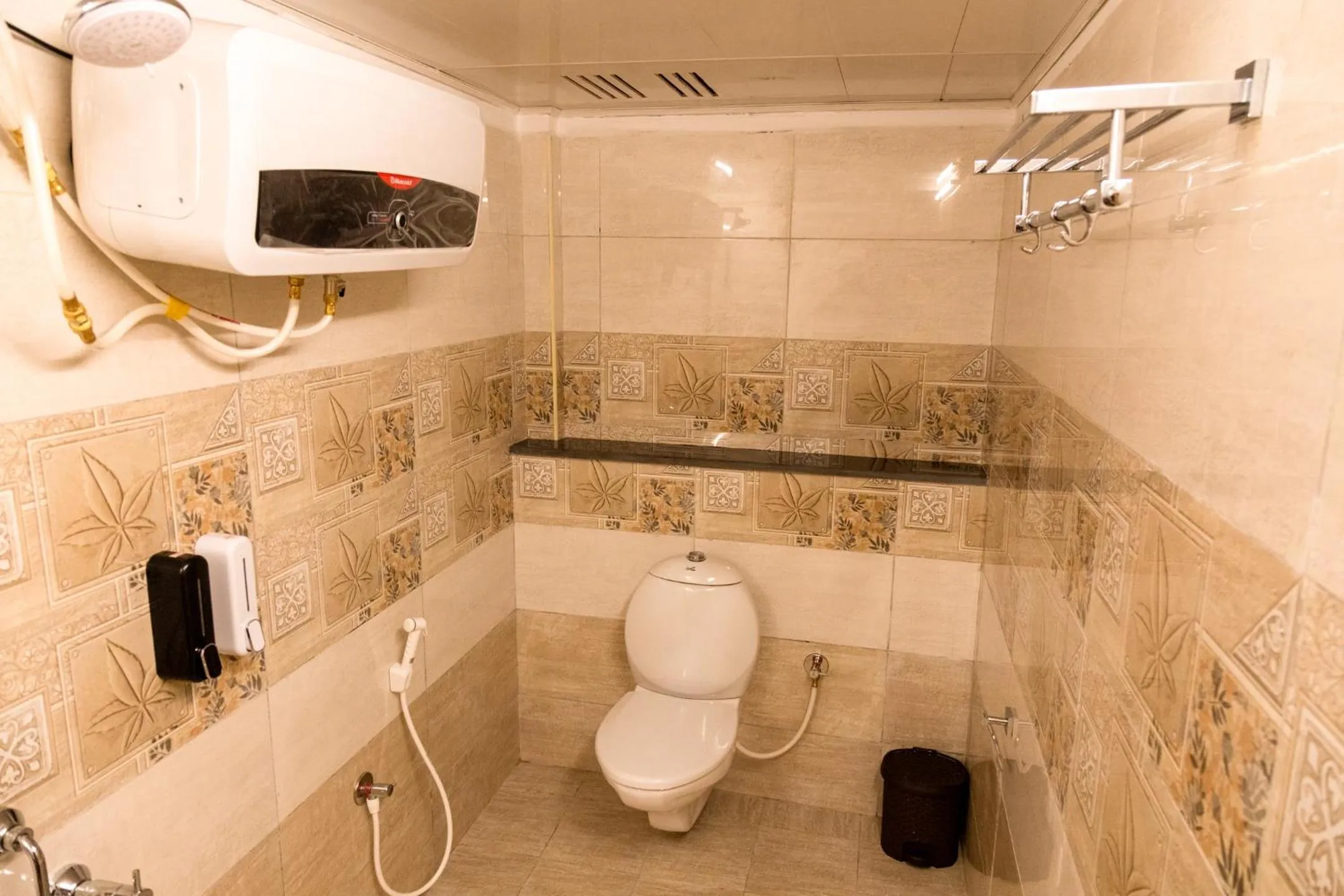 Bathroom in Aakash Rooms and Cottages,