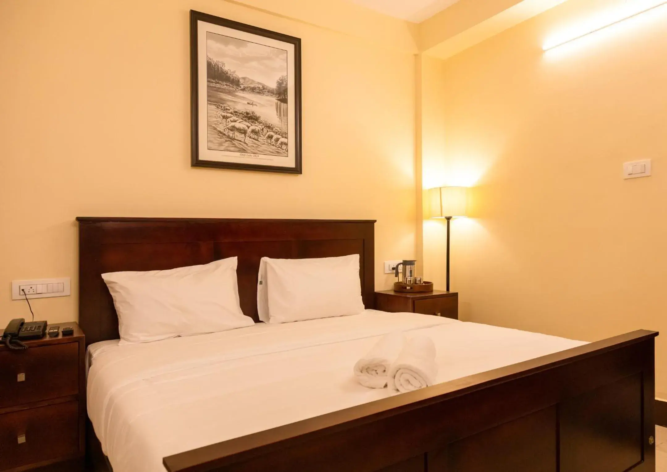 Deluxe King Room in Aakash Rooms and Cottages, Deluxe King Room in Aakash Rooms and Cottages,