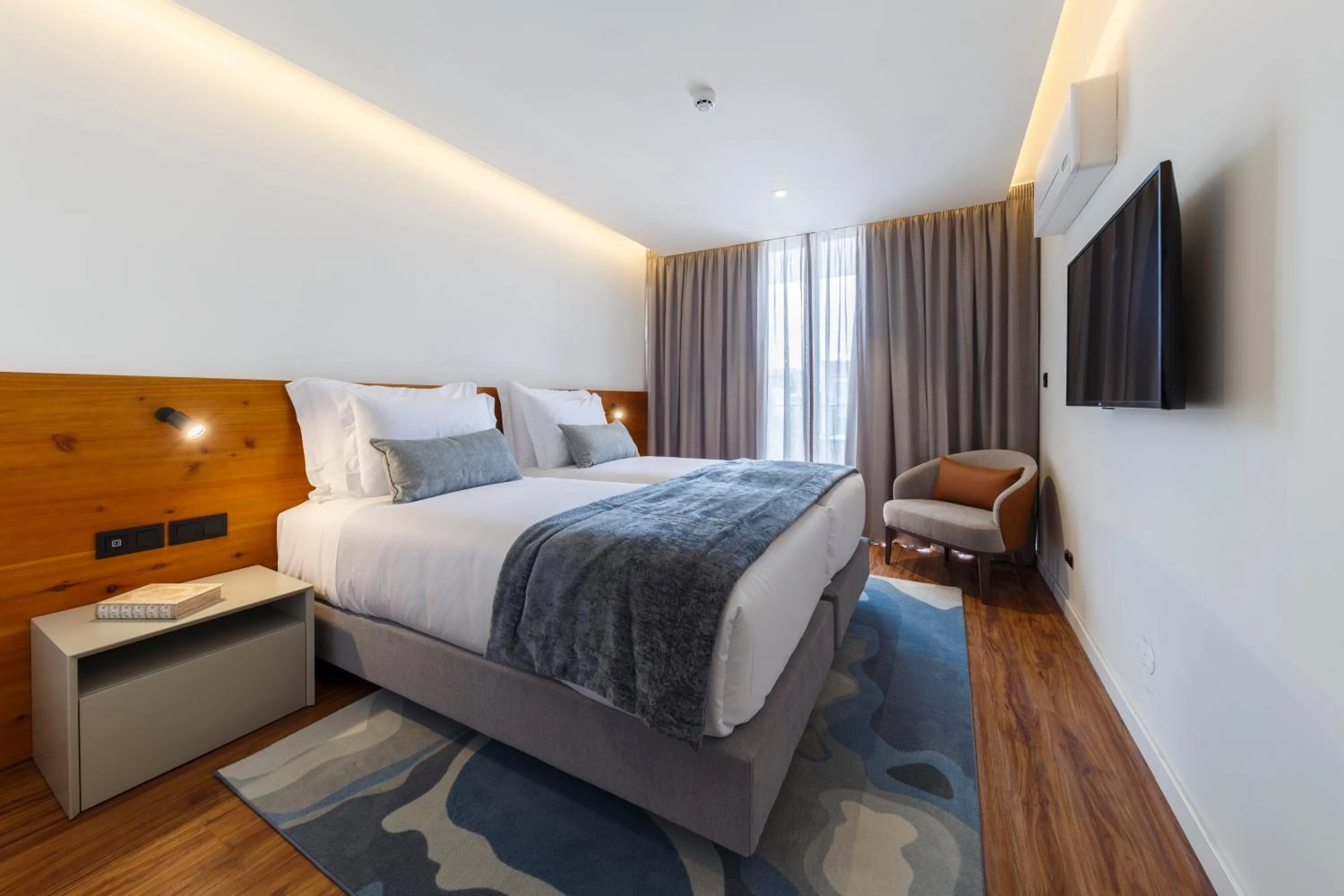 Bed in The Shipyard - Angra