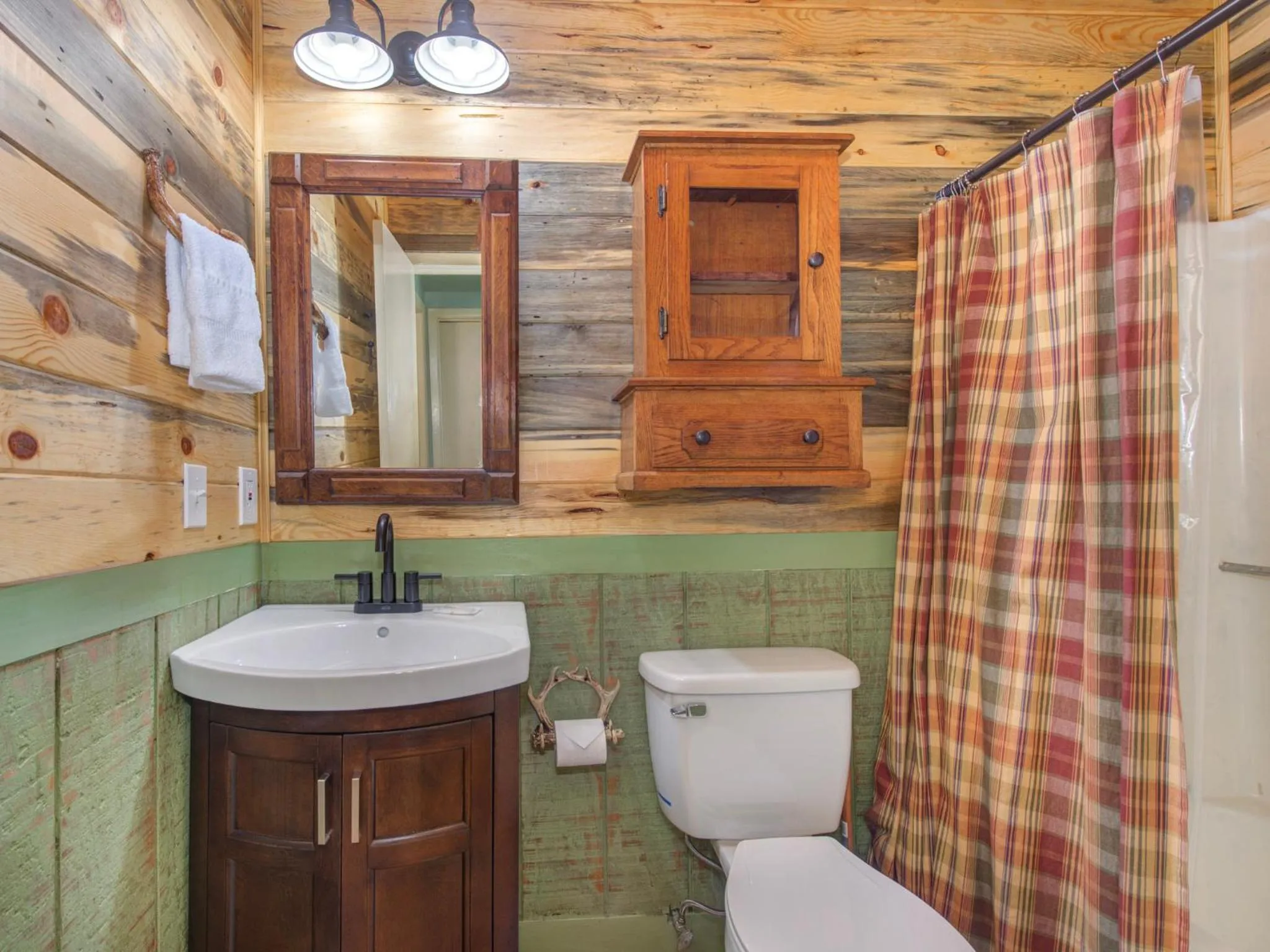 Bathroom in Mountain Memories