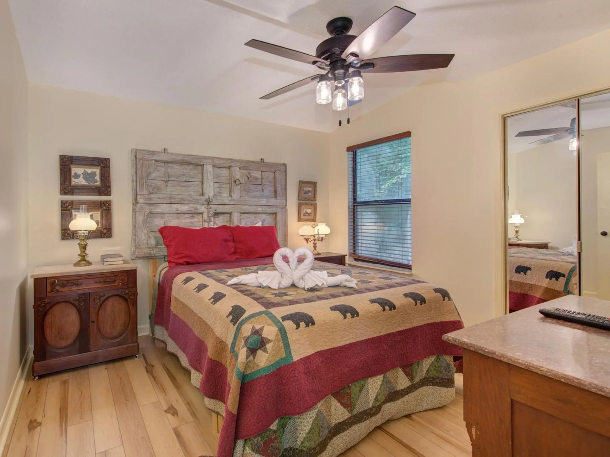 Bedroom in Mountain Memories