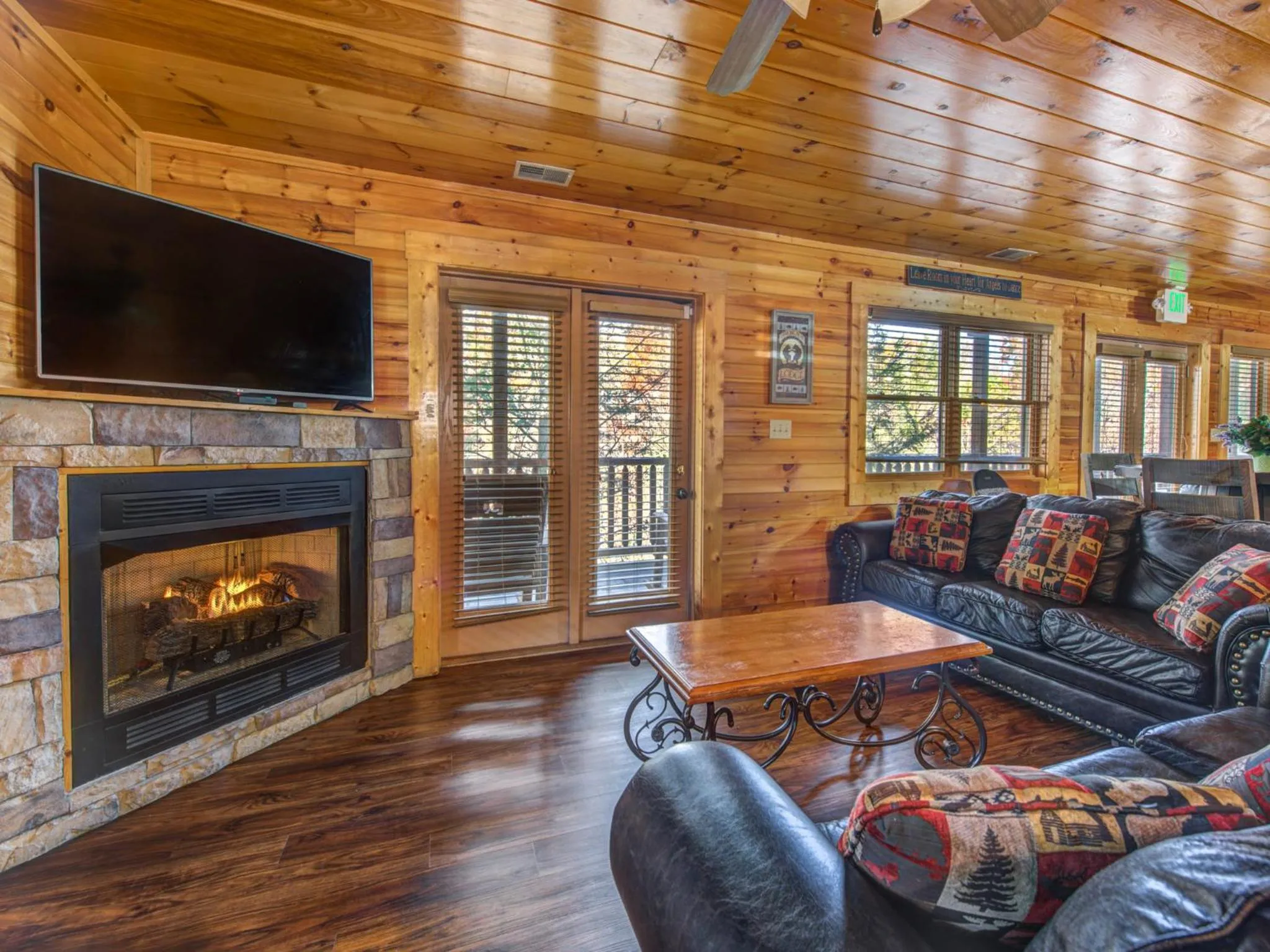 Family Ties Lodge
