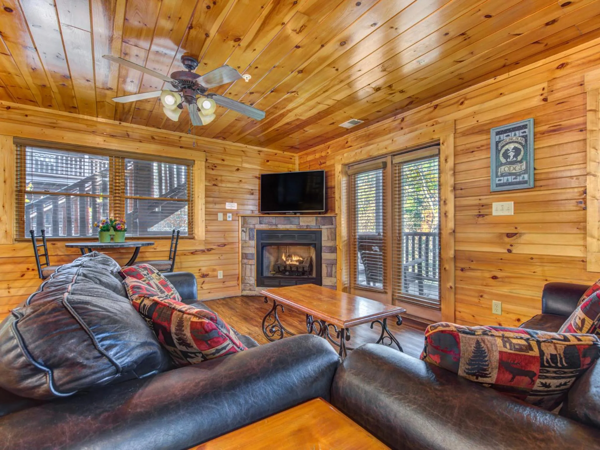 Family Ties Lodge