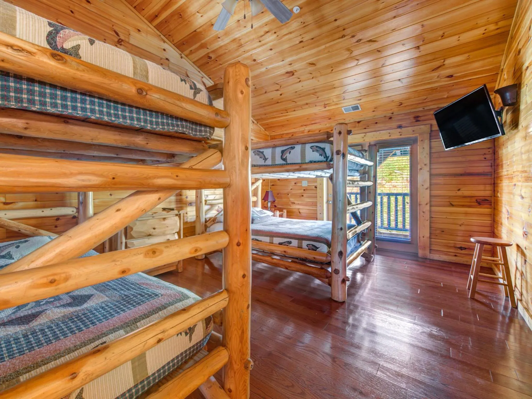 Family Ties Lodge