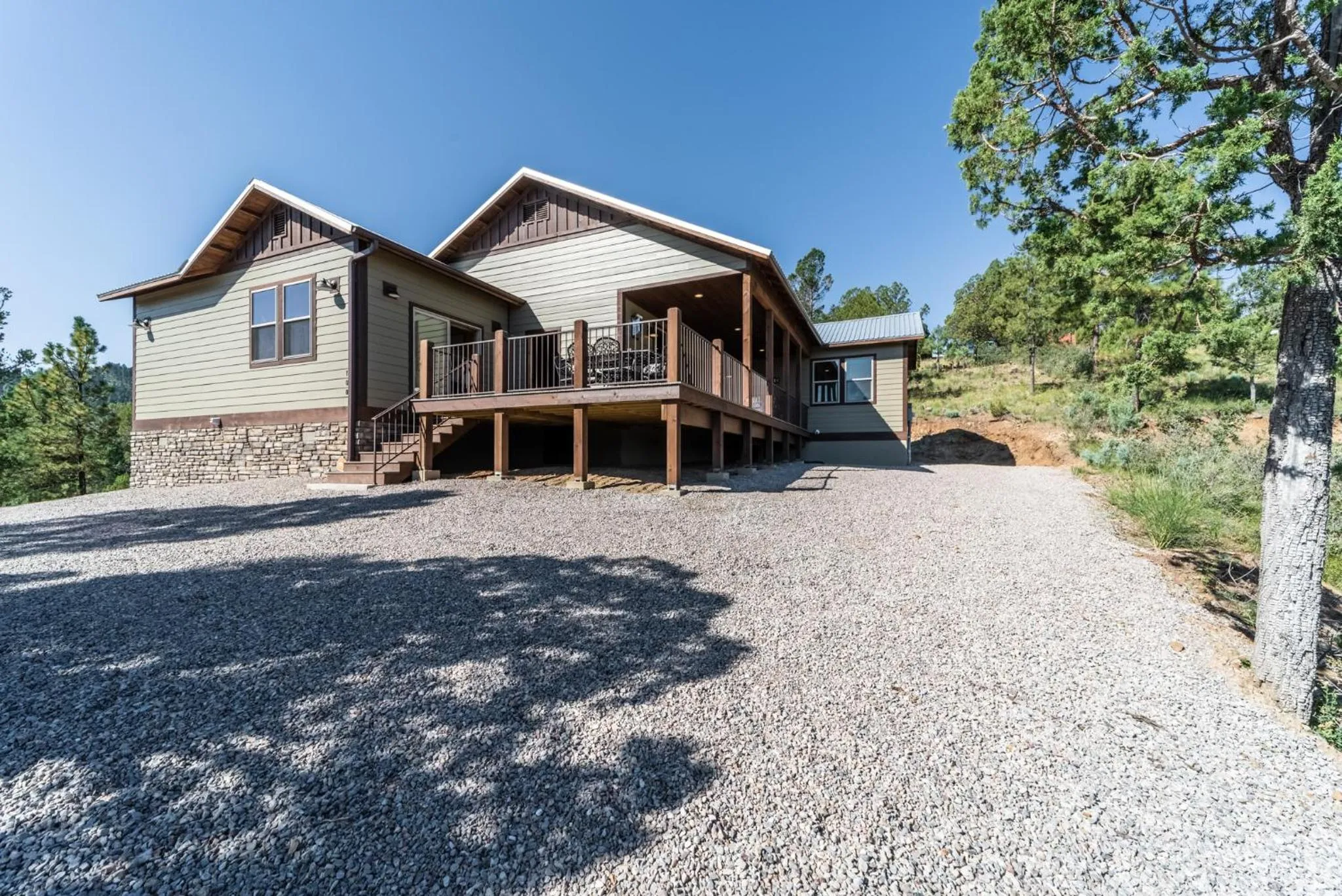 Property building in Wine Top