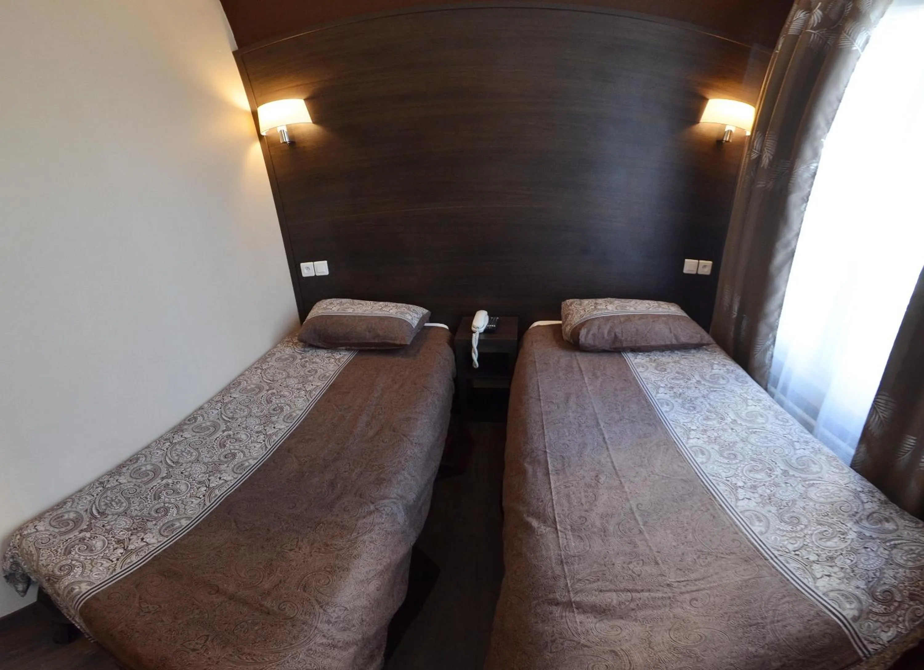 Photo of the whole room, Bed in Hôtel du Parc