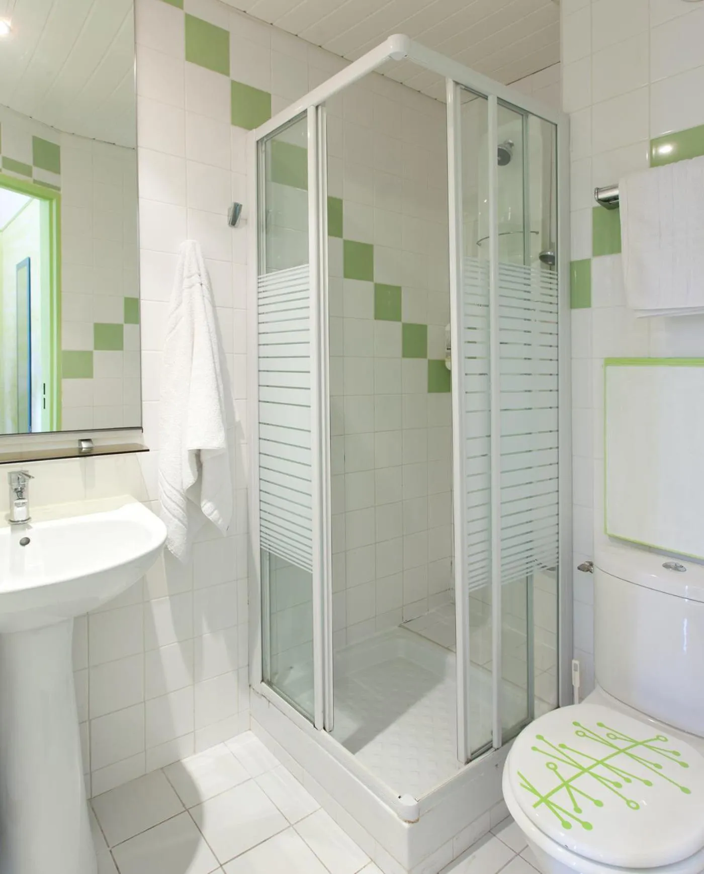 Bathroom in Hôtel du Parc