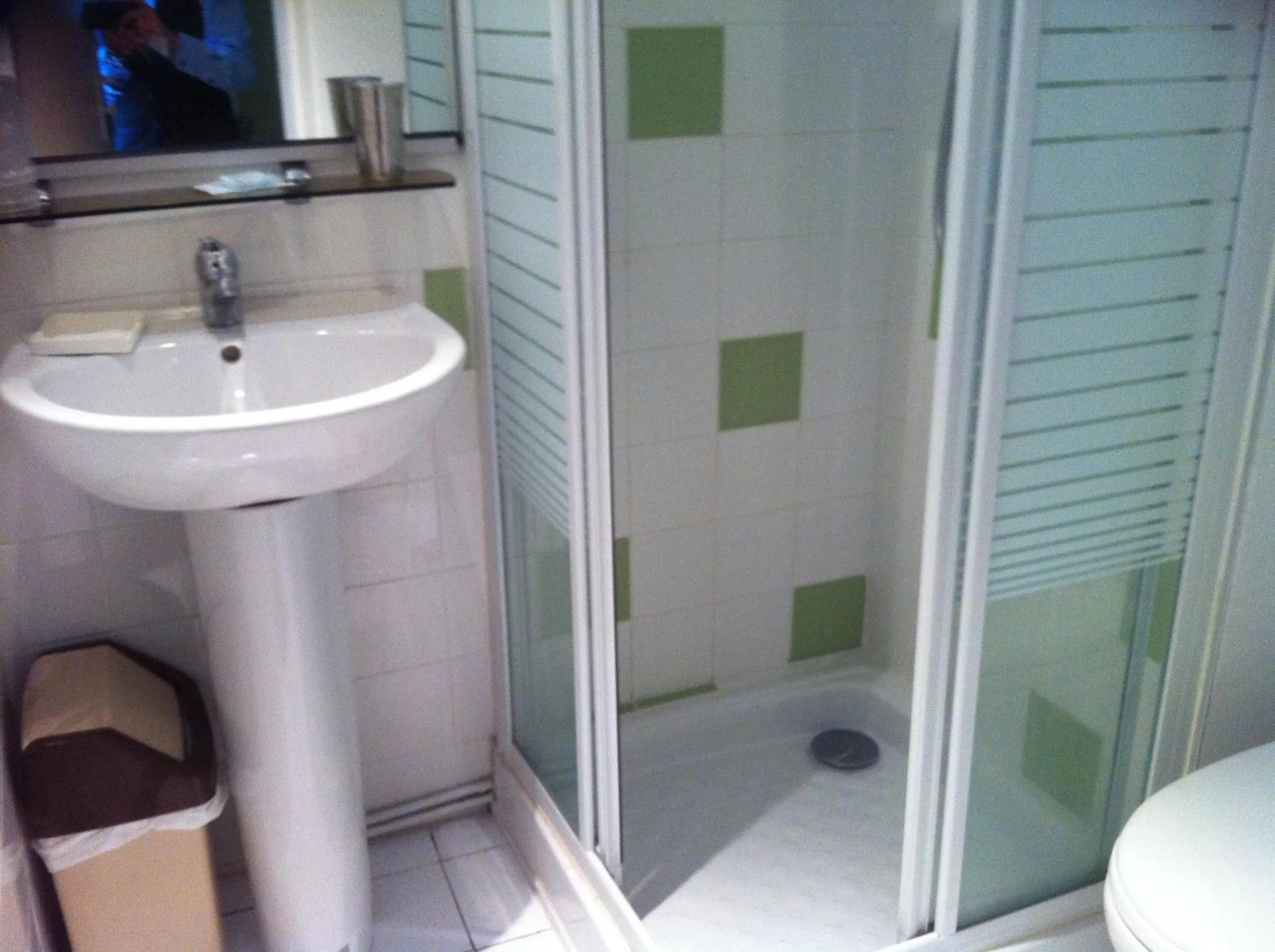 Bathroom in Hôtel du Parc