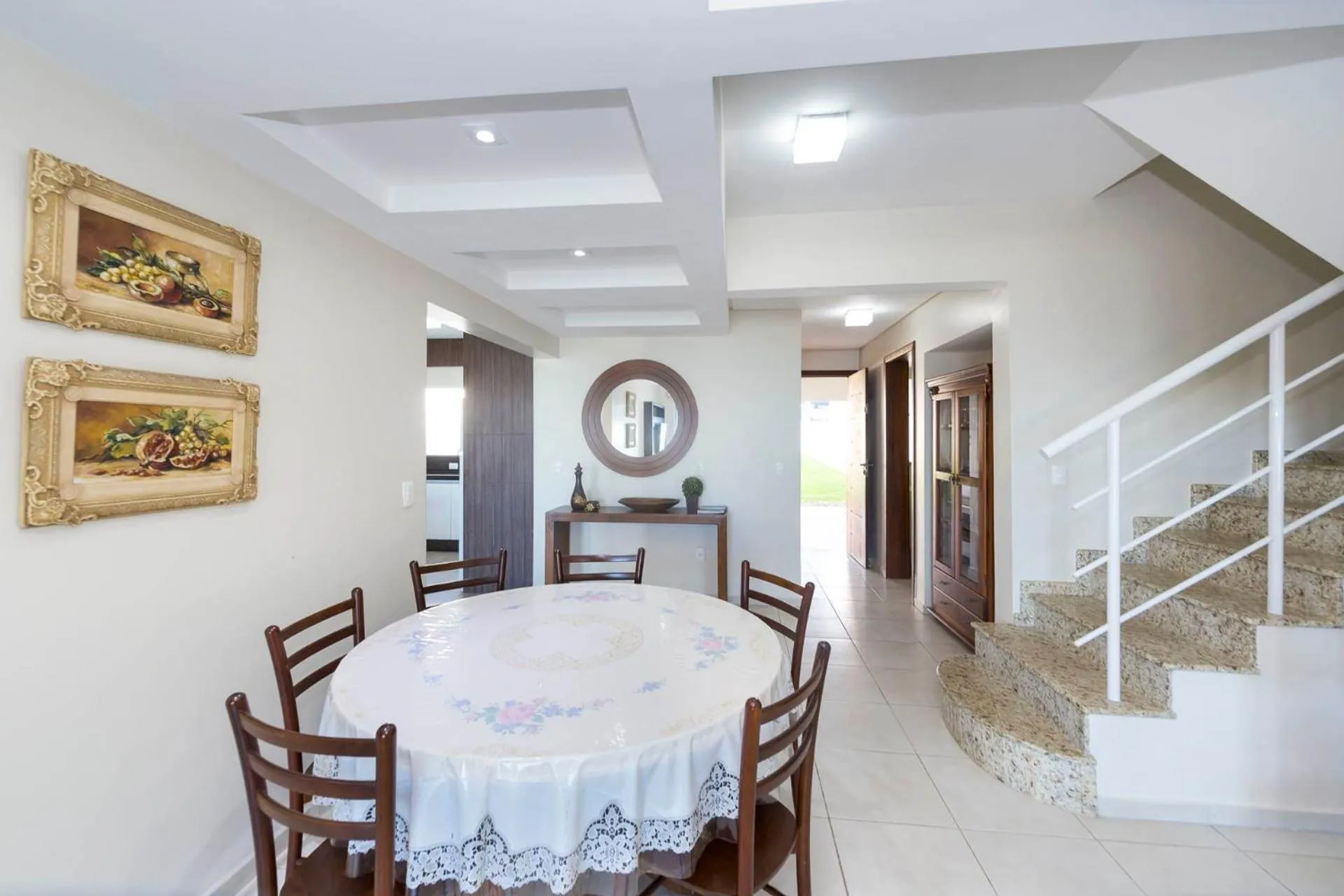 Dining area in 066A - Fabulosa Casa Frente ao Mar para 08 pessoas na Praia de Bombinhas SC