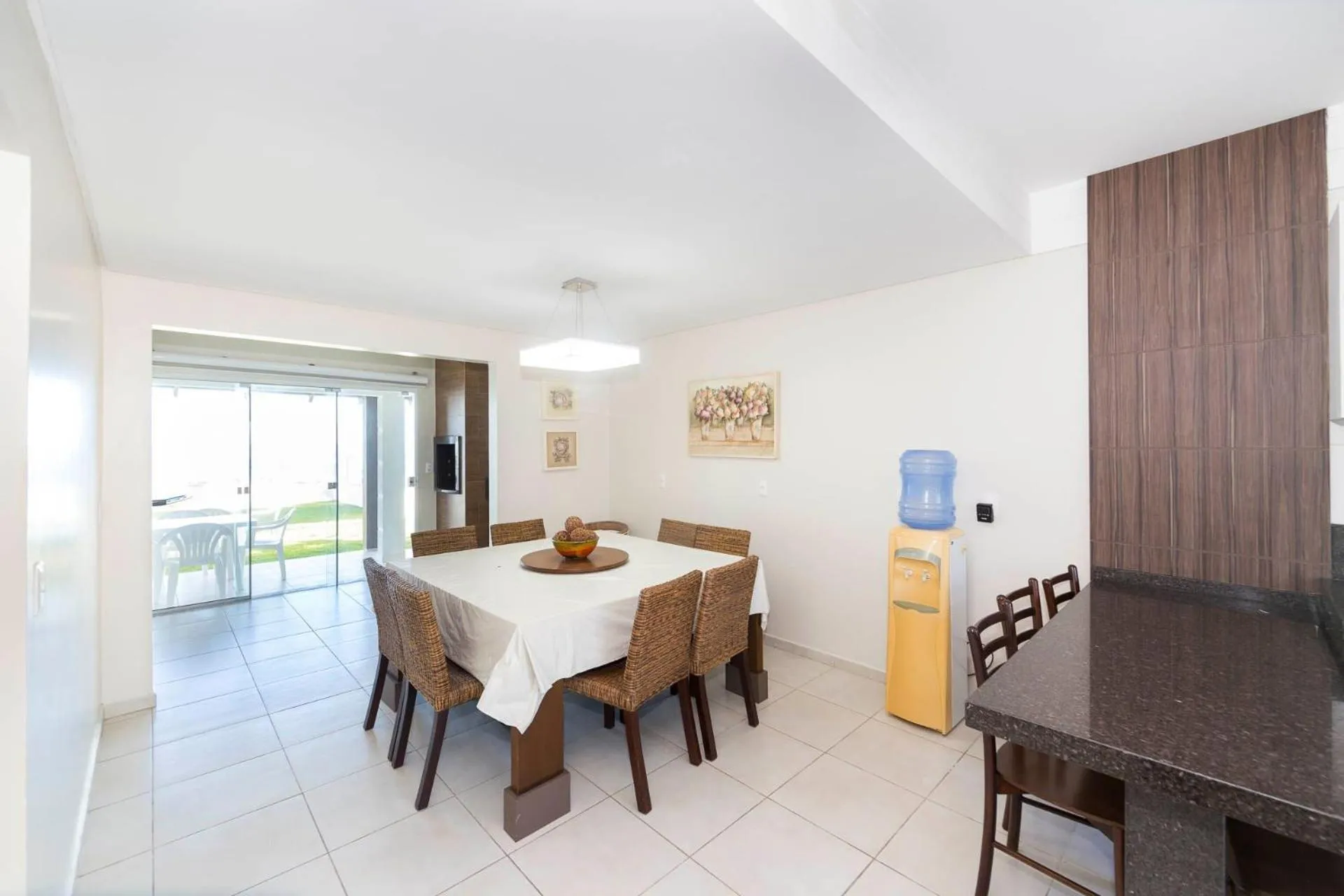 BBQ facilities in 066A - Fabulosa Casa Frente ao Mar para 08 pessoas na Praia de Bombinhas SC