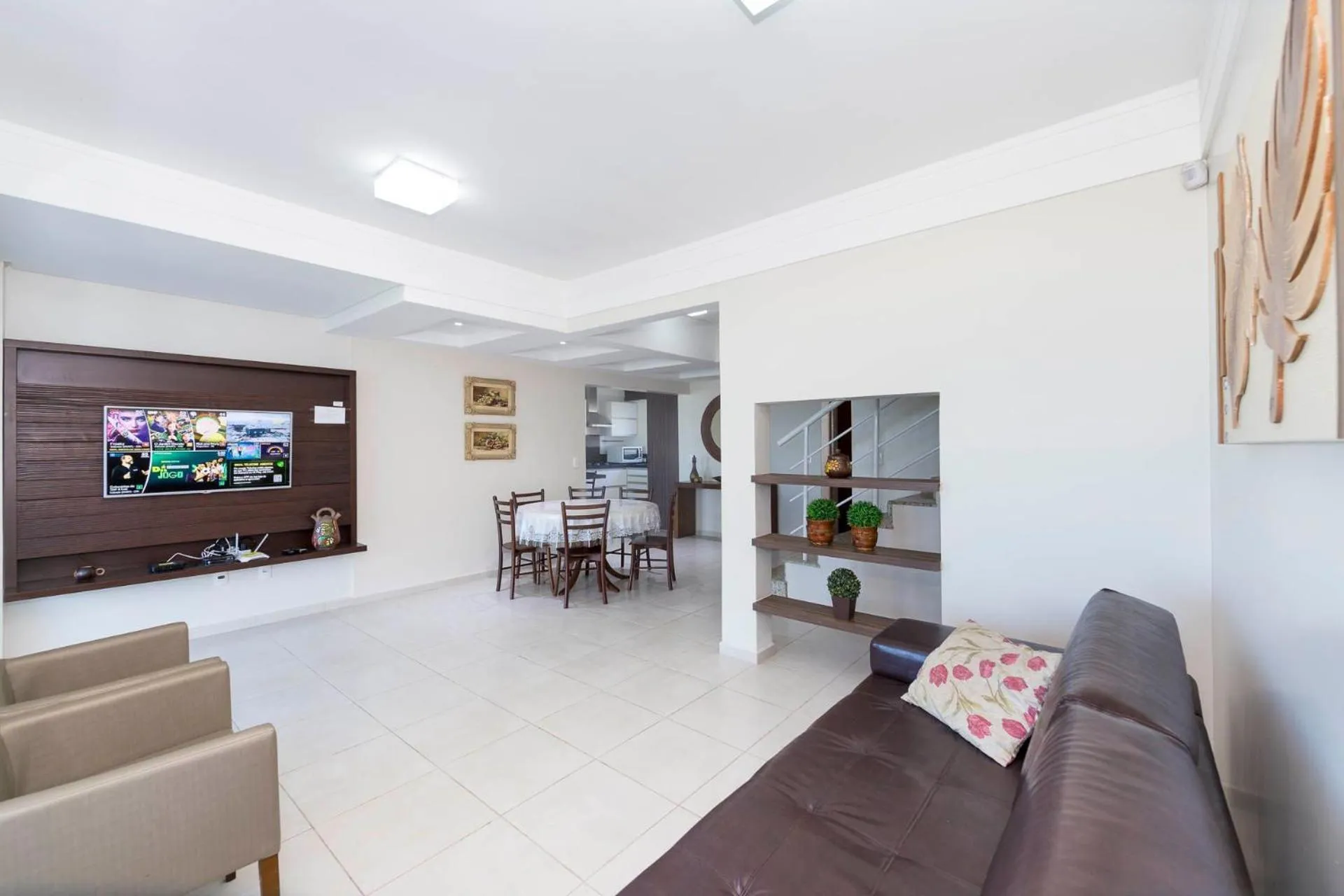 Living room in 066A - Fabulosa Casa Frente ao Mar para 08 pessoas na Praia de Bombinhas SC