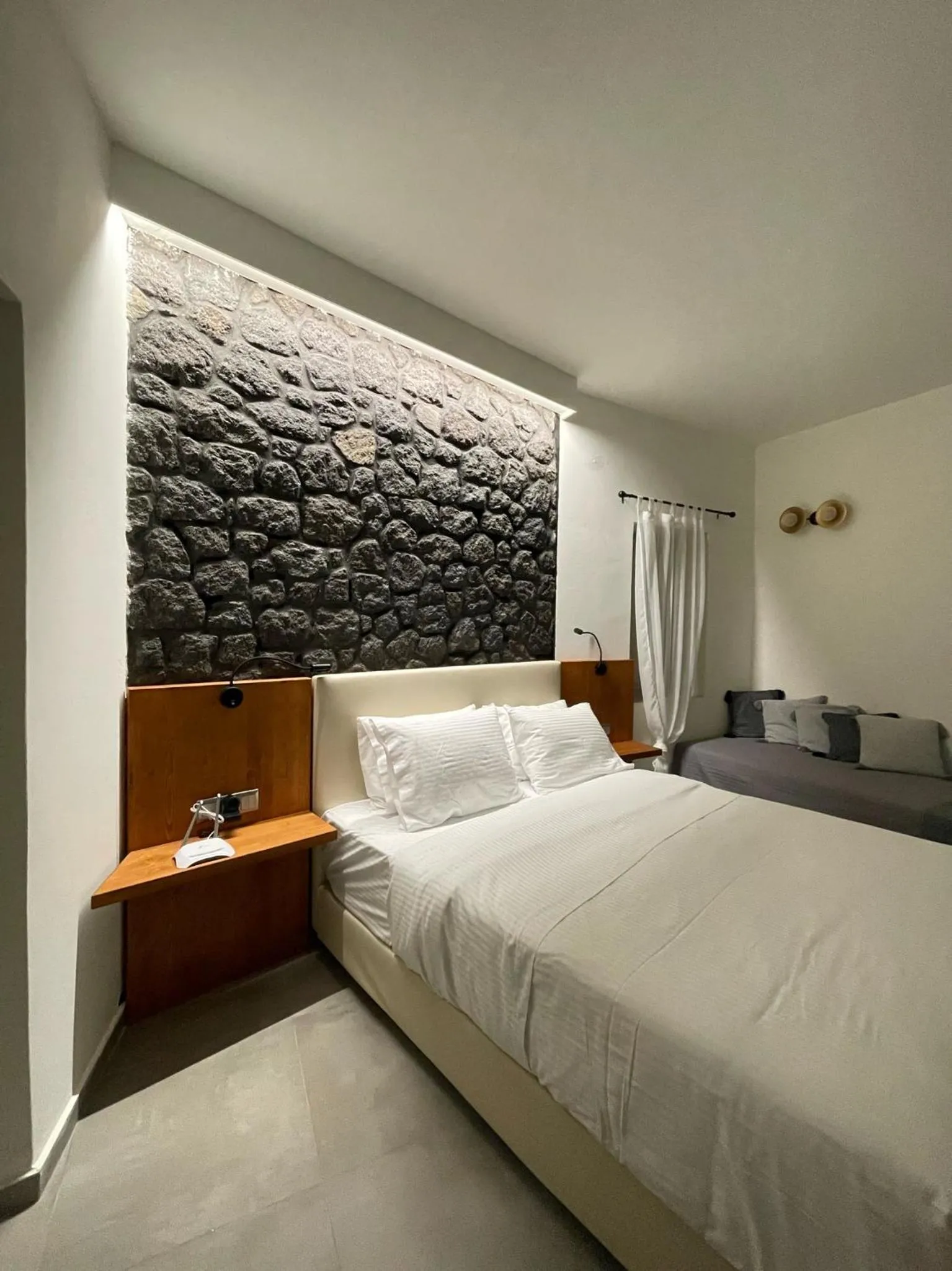 Bed in Noir Santorini