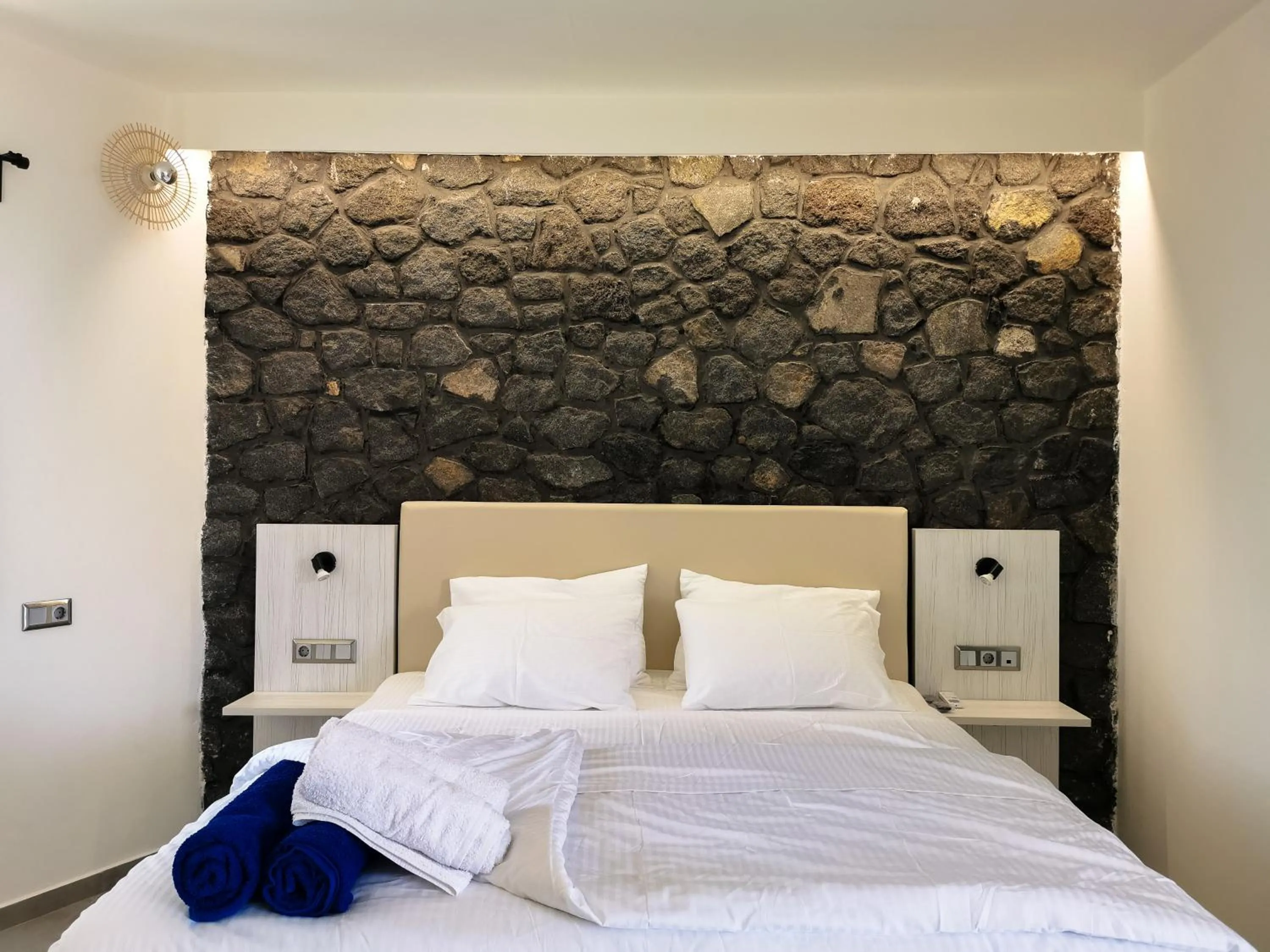 Bed in Noir Santorini
