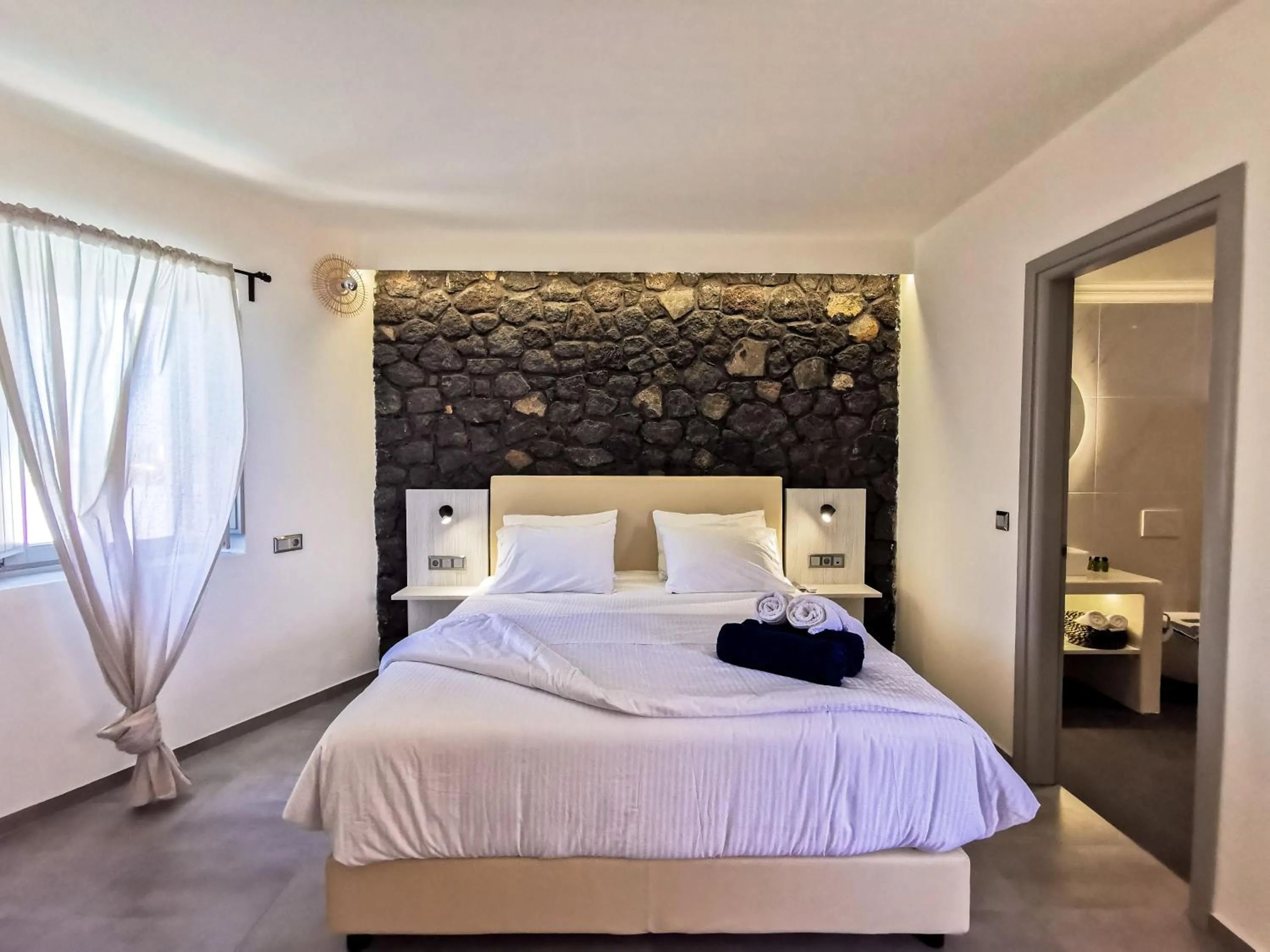 Bed in Noir Santorini