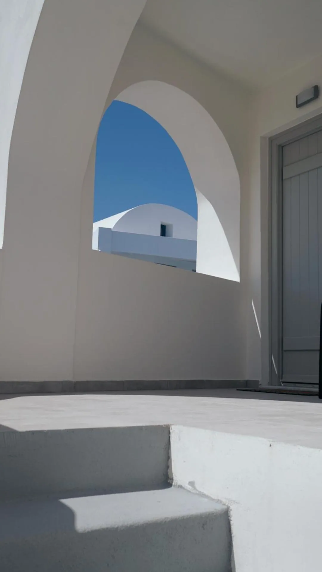 Property building in Noir Santorini