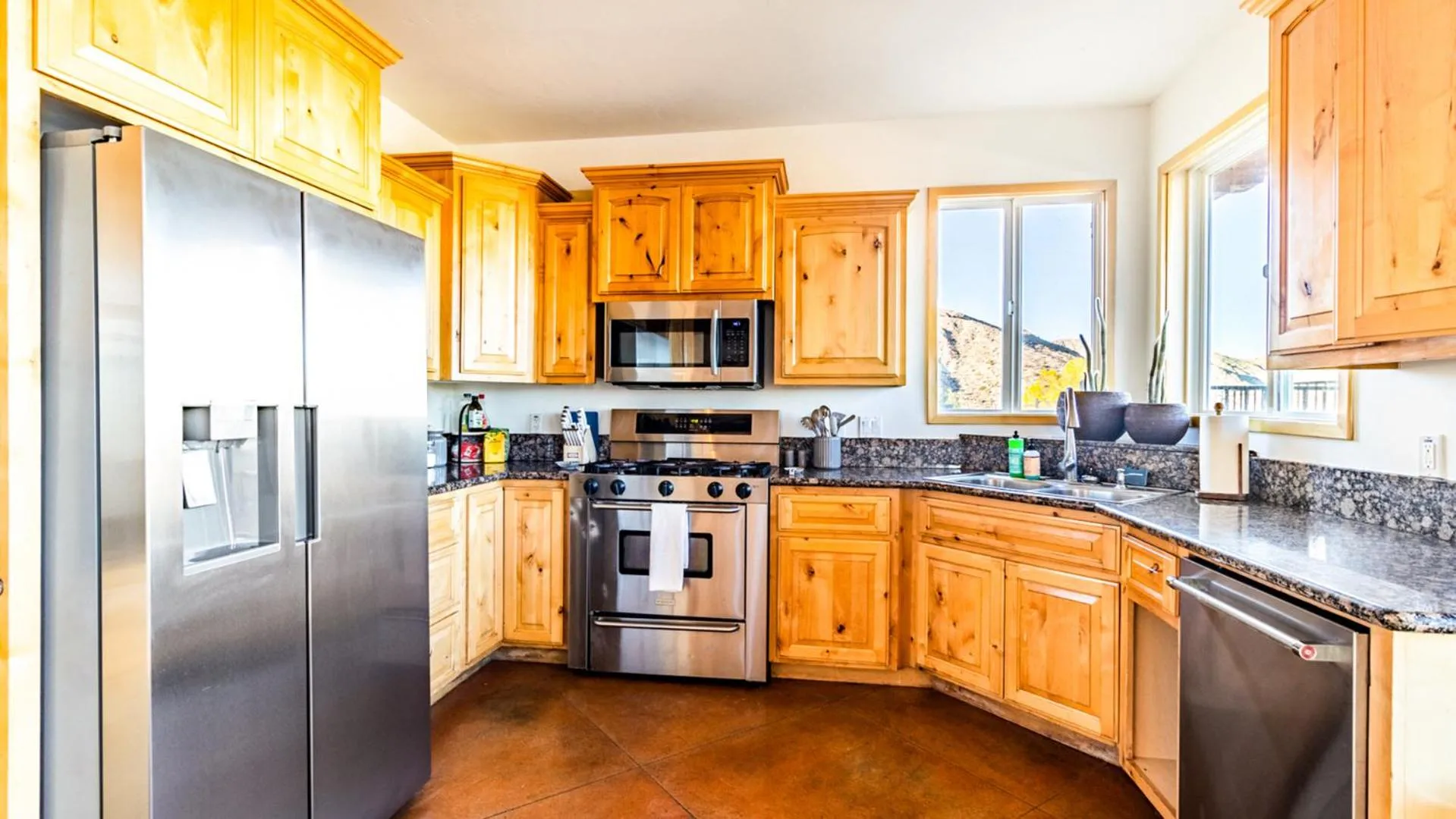 kitchen in Desert villa with great views, hot tub and mini-golf