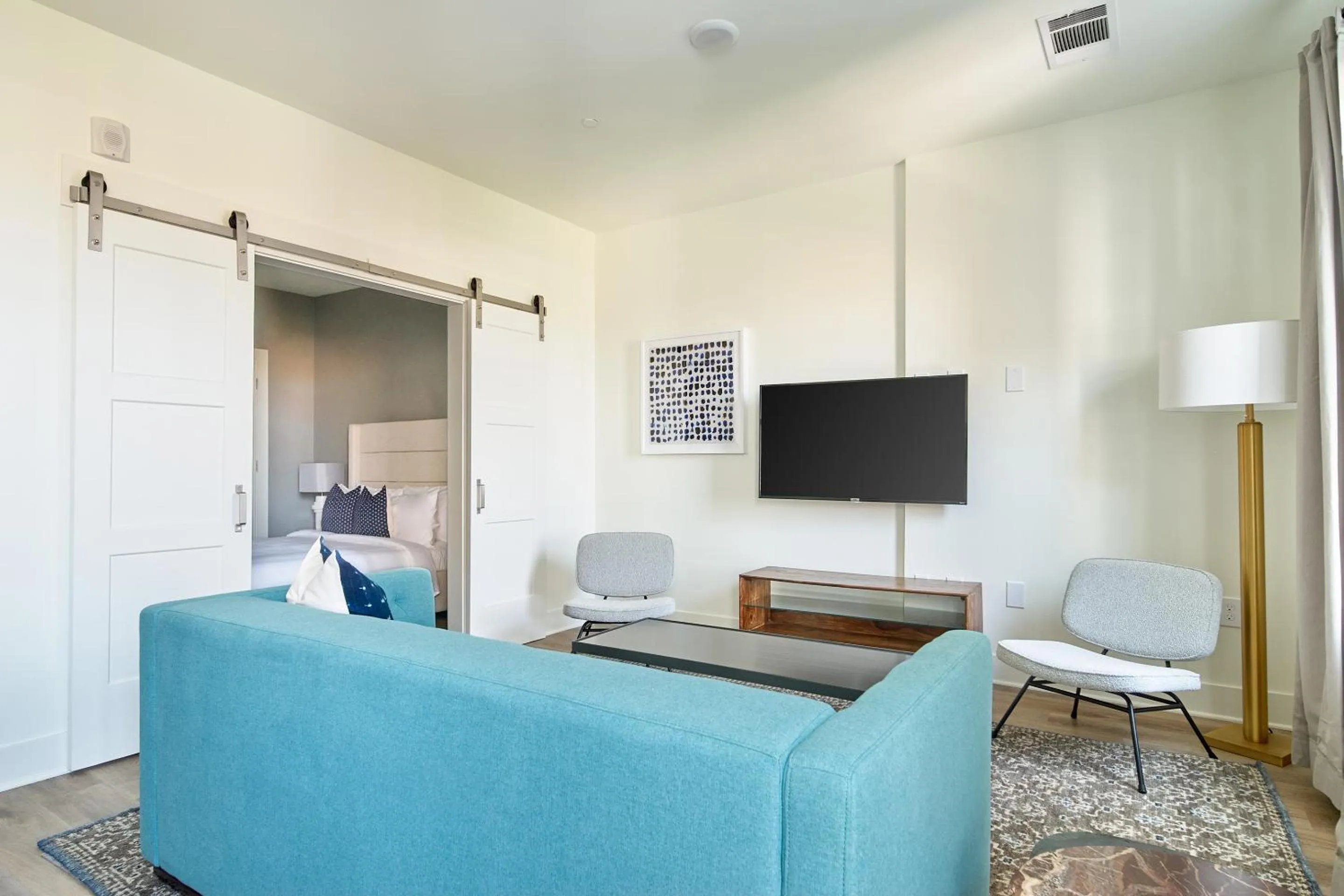 One-Bedroom Apartment in LC SoBro