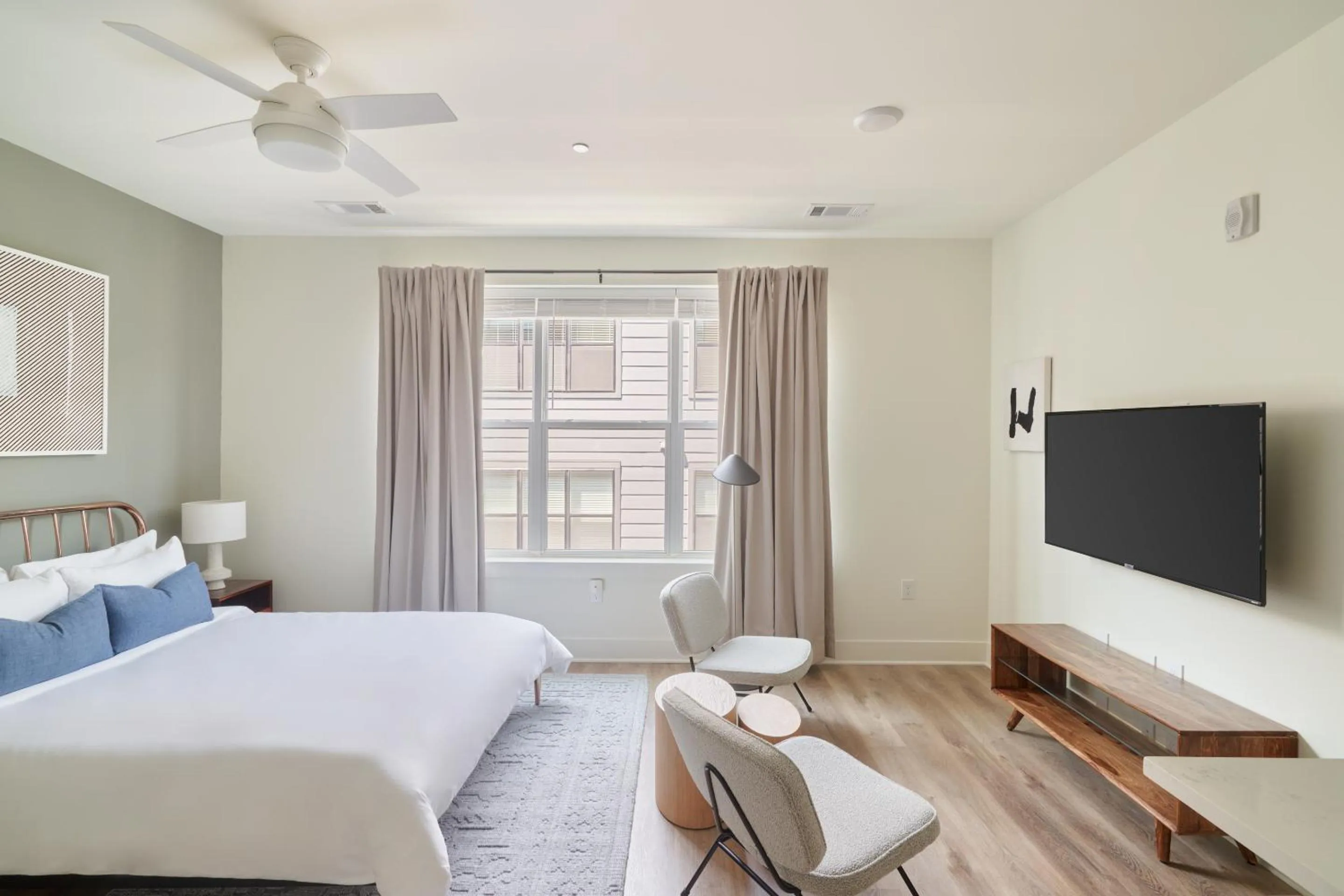 Studio Apartment in LC SoBro