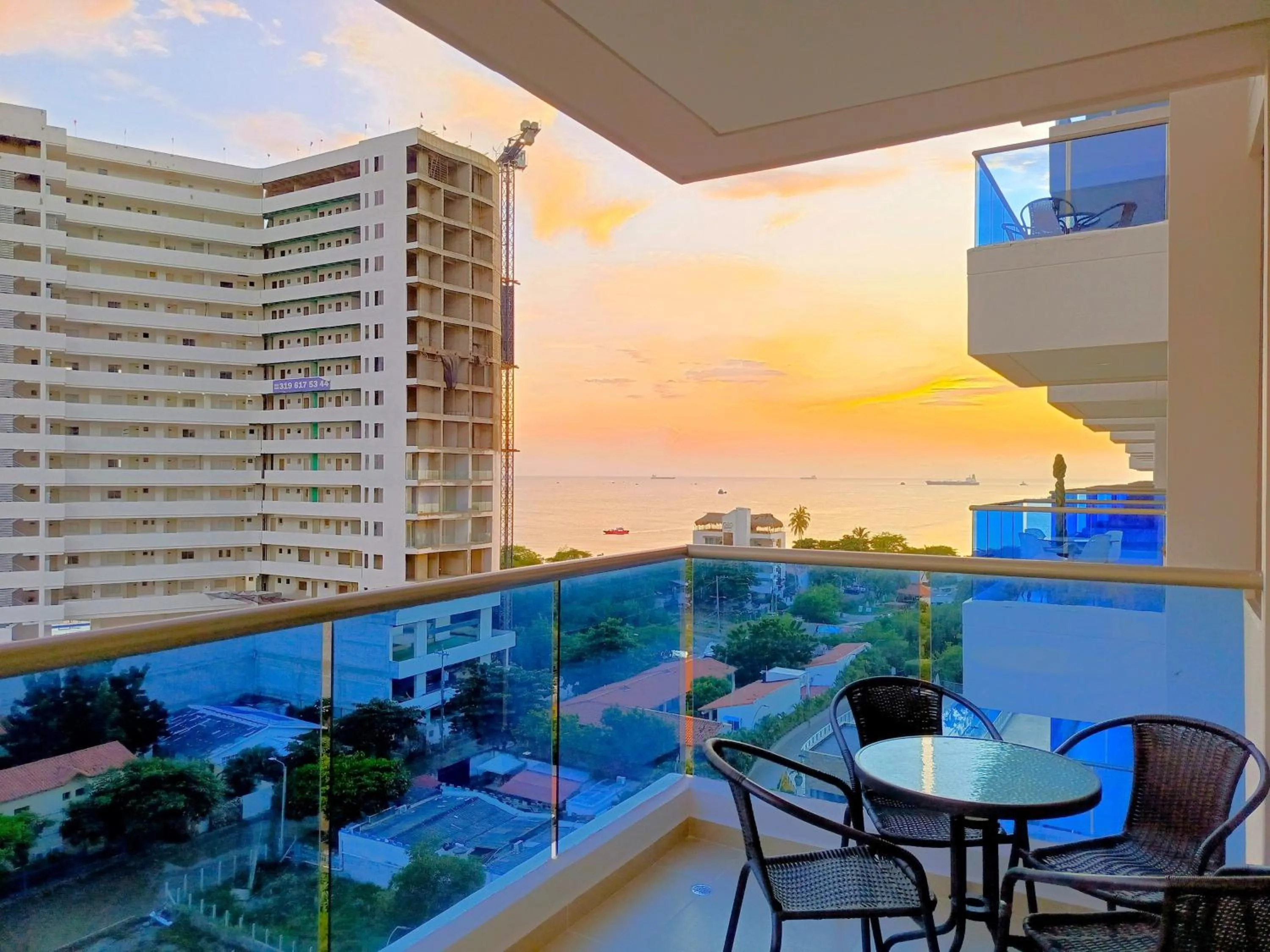 Three-Bedroom Apartment in Apartasuites Samaria - Club de Playa