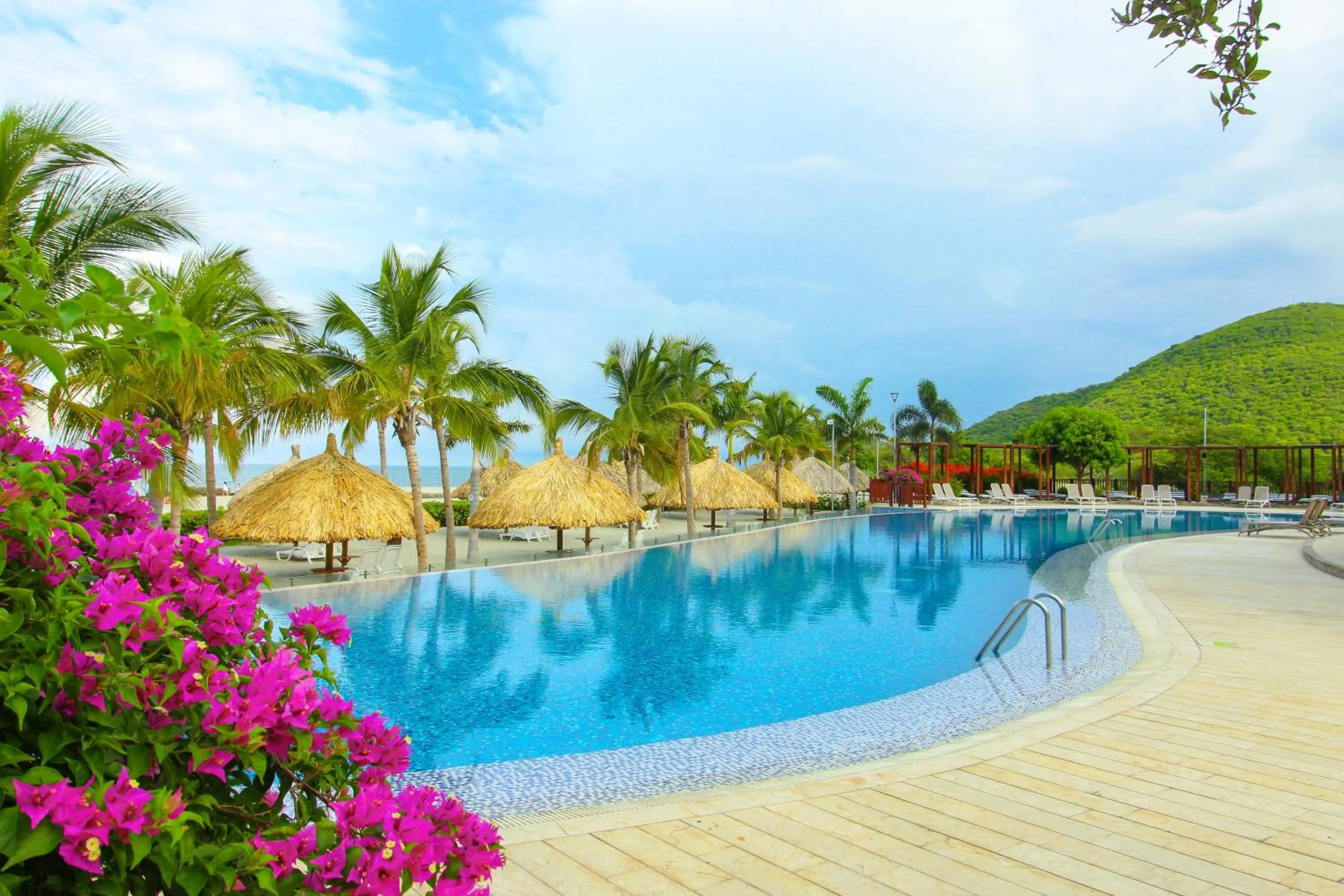 Swimming pool in Apartasuites Samaria - Club de Playa