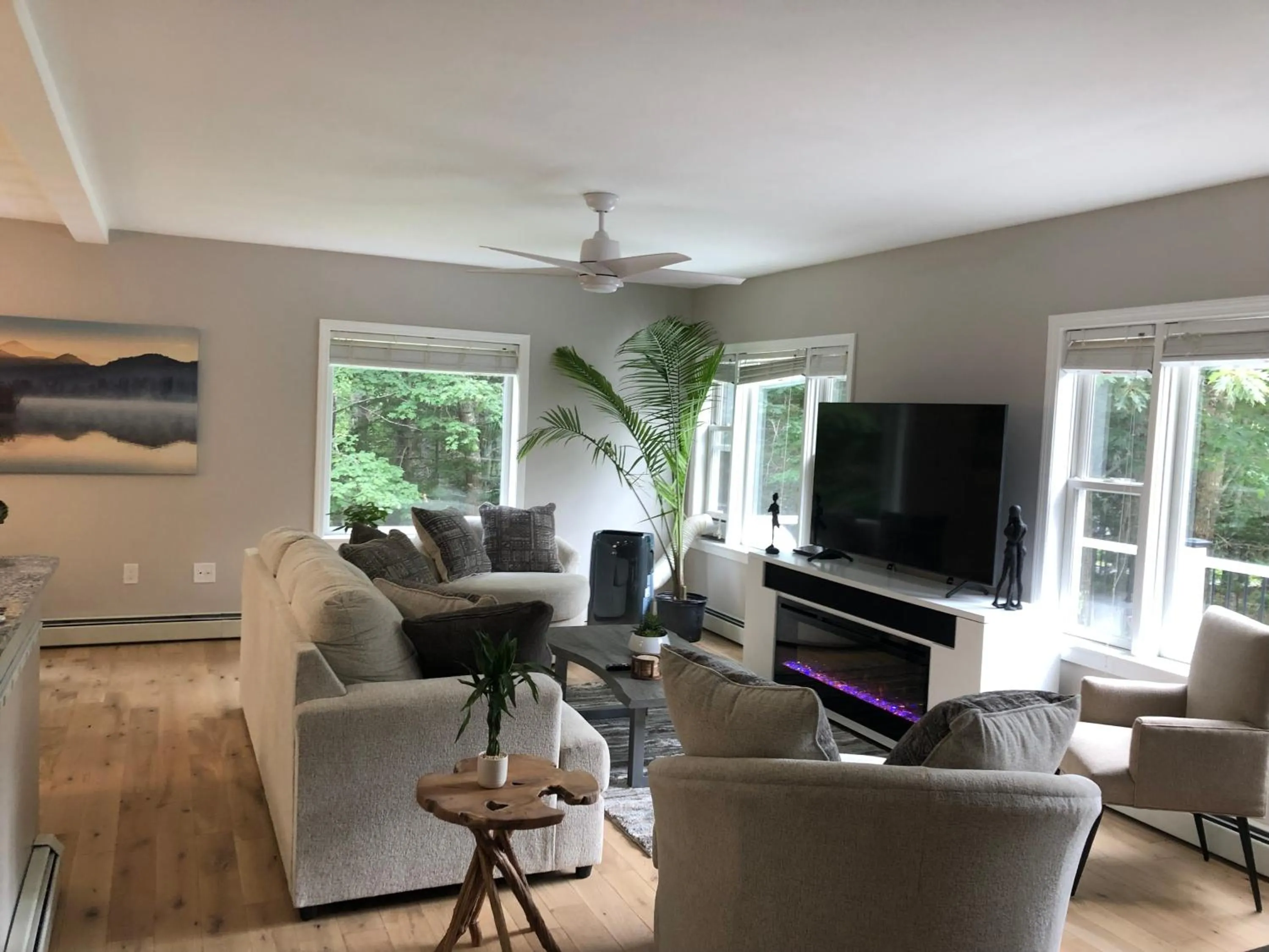 Living room in The Mighty Oaks Retreat,modern house Bar Harbor Acadia MDI