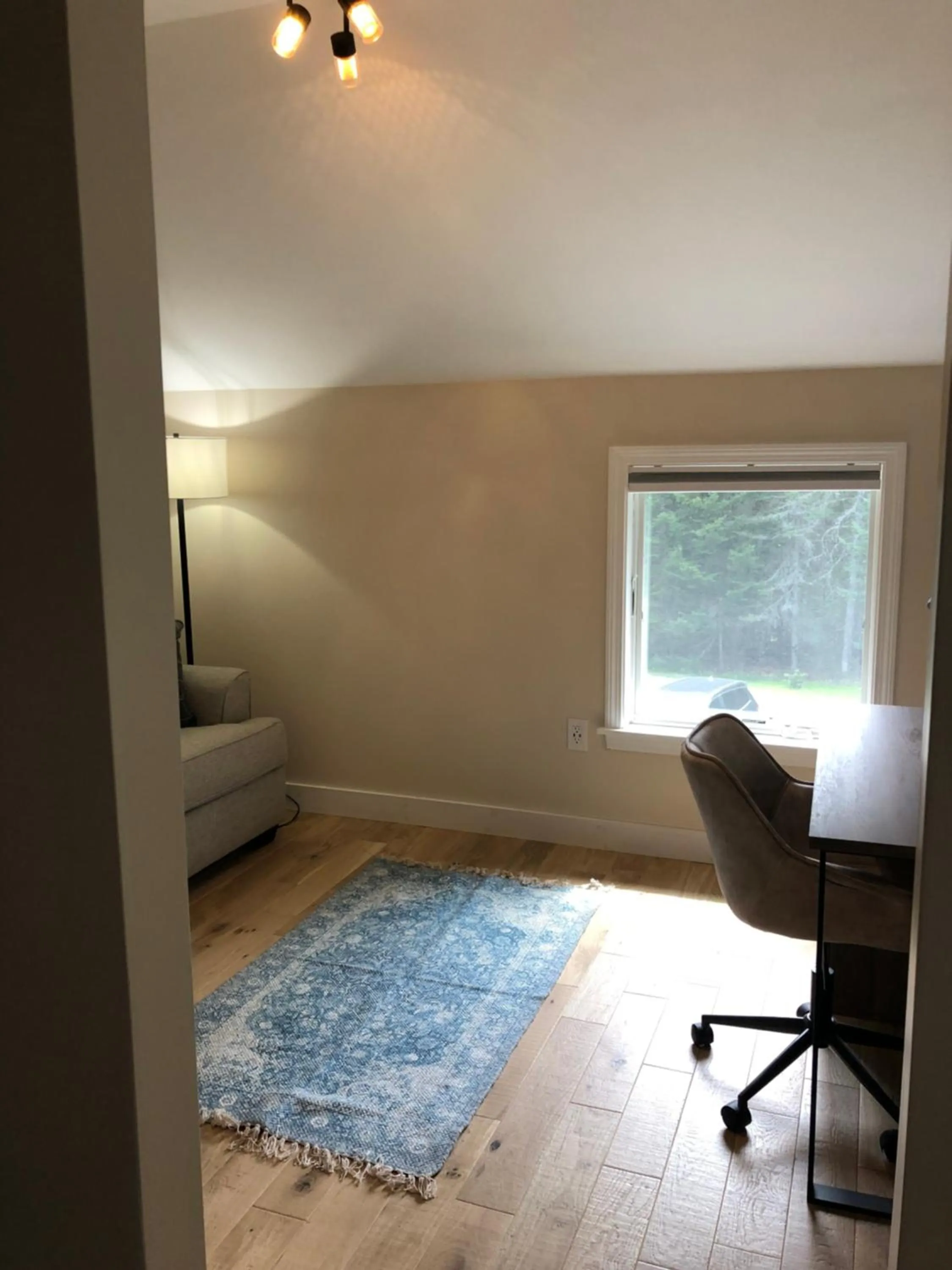 Seating area in The Mighty Oaks Retreat,modern house Bar Harbor Acadia MDI