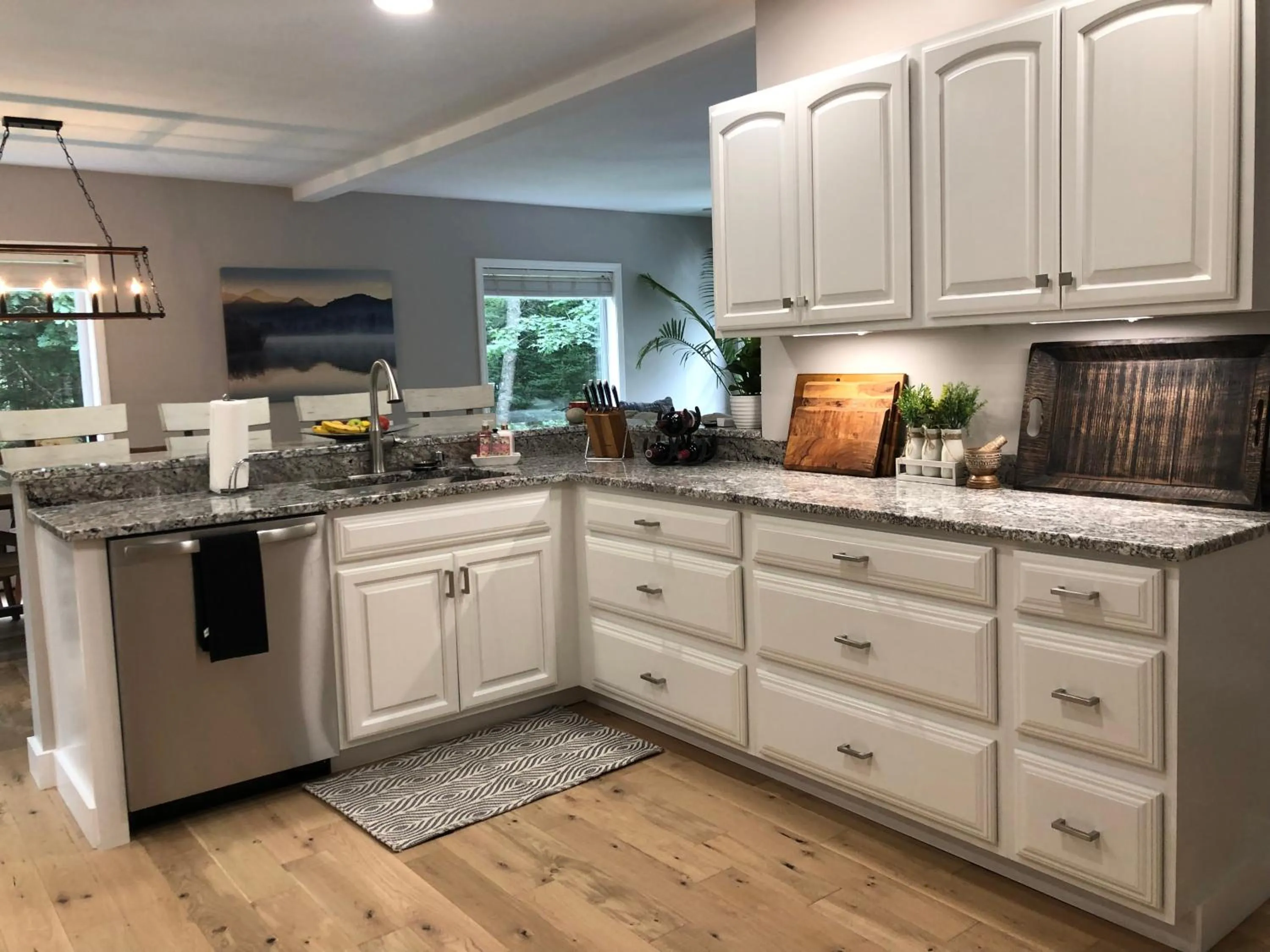 Kitchen or kitchenette in The Mighty Oaks Retreat,modern house Bar Harbor Acadia MDI