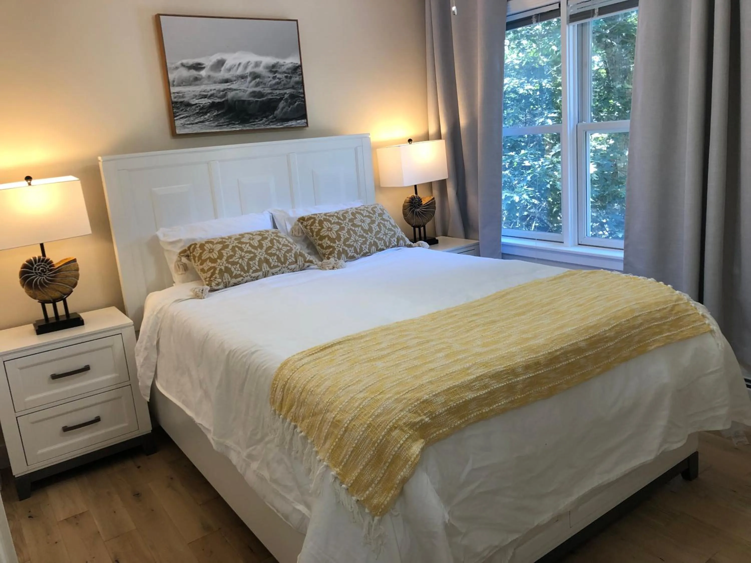 Bedroom, Bed in The Mighty Oaks Retreat,modern house Bar Harbor Acadia MDI