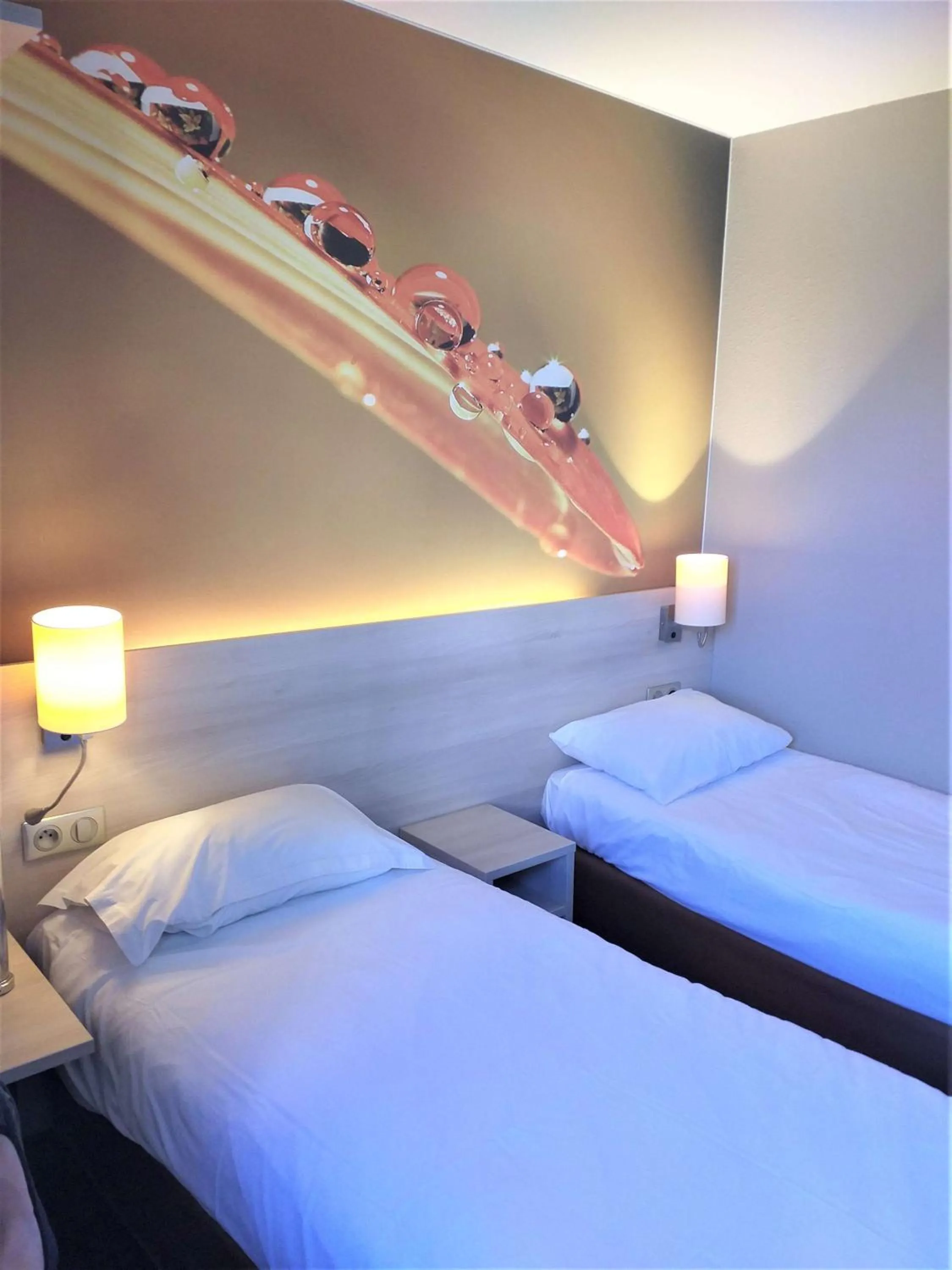 Bedroom, Bed in Brit Hotel Essentiel de Granville