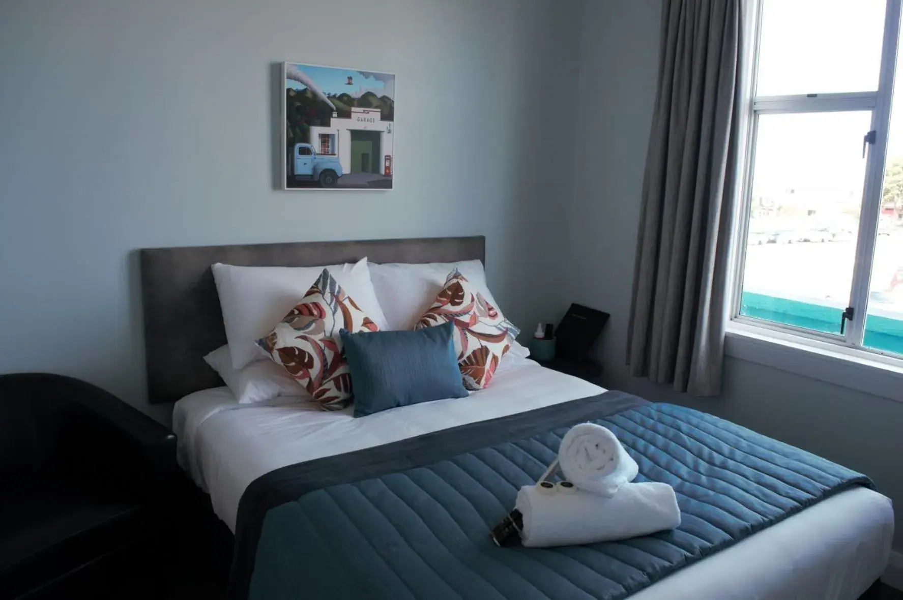 Deluxe Queen Suite in The Amberley Hotel Deluxe Queen Suite in The Amberley Hotel