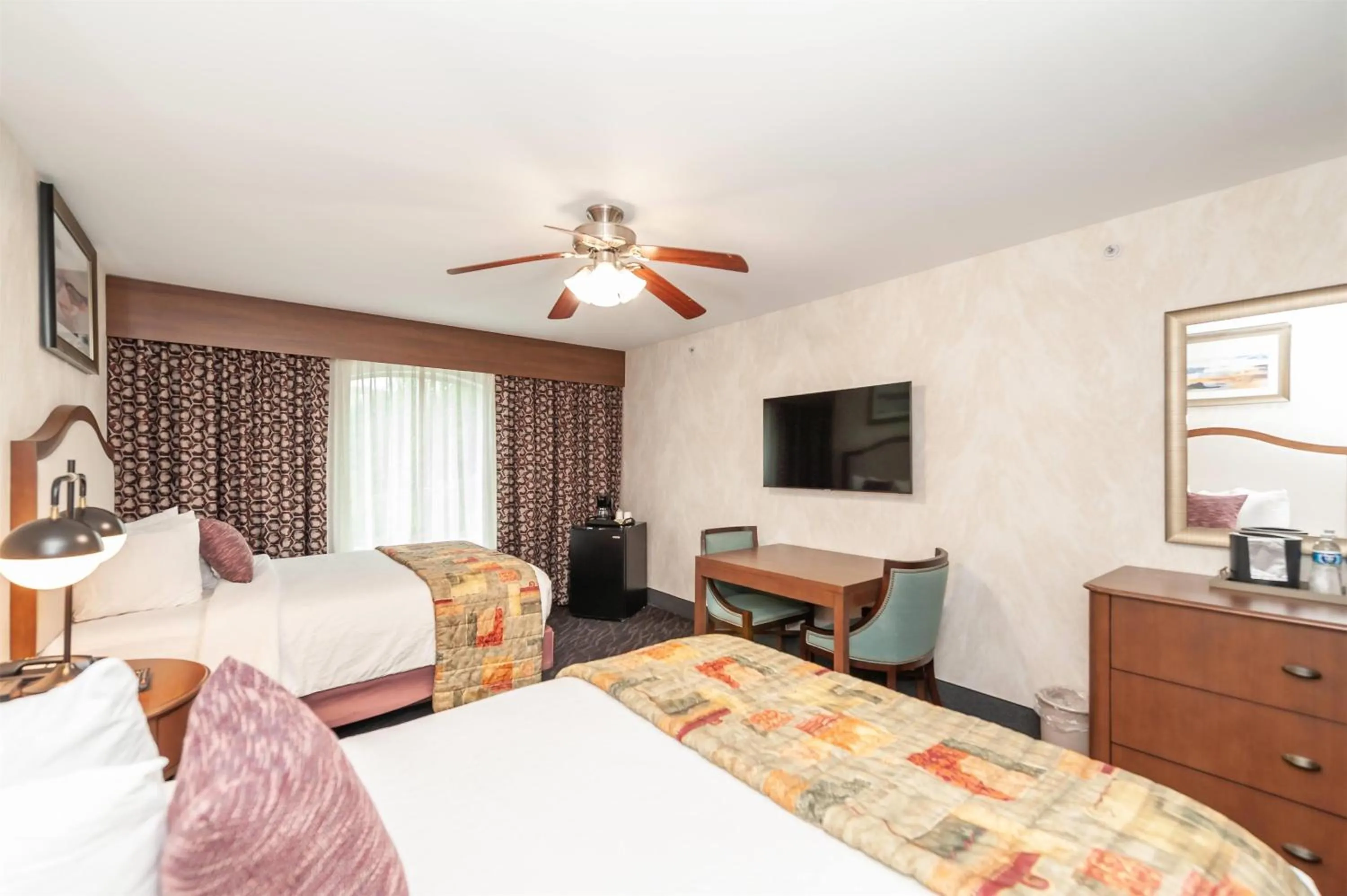 Photo of the whole room, Bed in Bellissimo Hotel, Trademark by Wyndham Near Foxwoods Casino