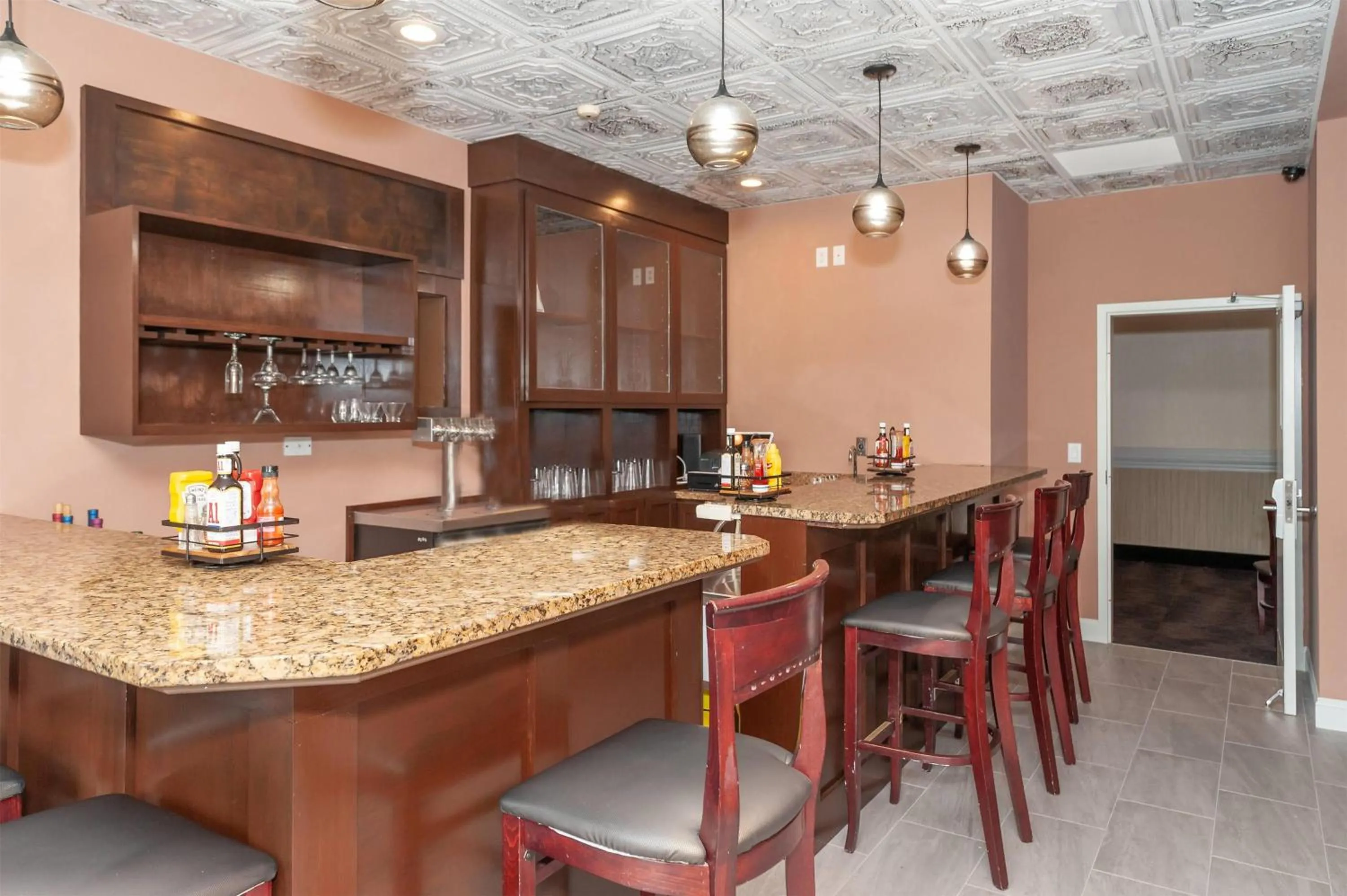 Restaurant/places to eat in Bellissimo Hotel, Trademark by Wyndham Near Foxwoods Casino