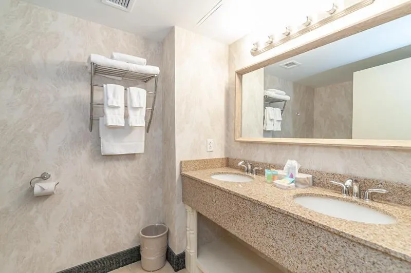 Bathroom in Bellissimo Hotel, Trademark by Wyndham Near Foxwoods Casino