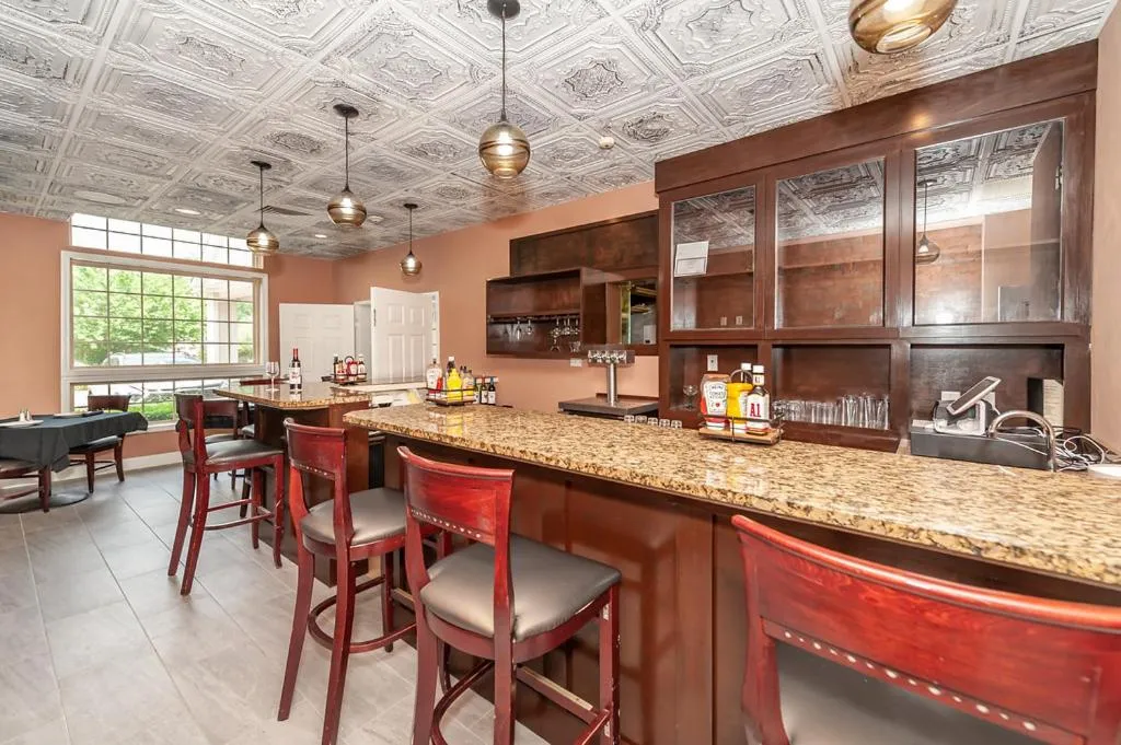 Dining area in Bellissimo Hotel, Trademark by Wyndham Near Foxwoods Casino