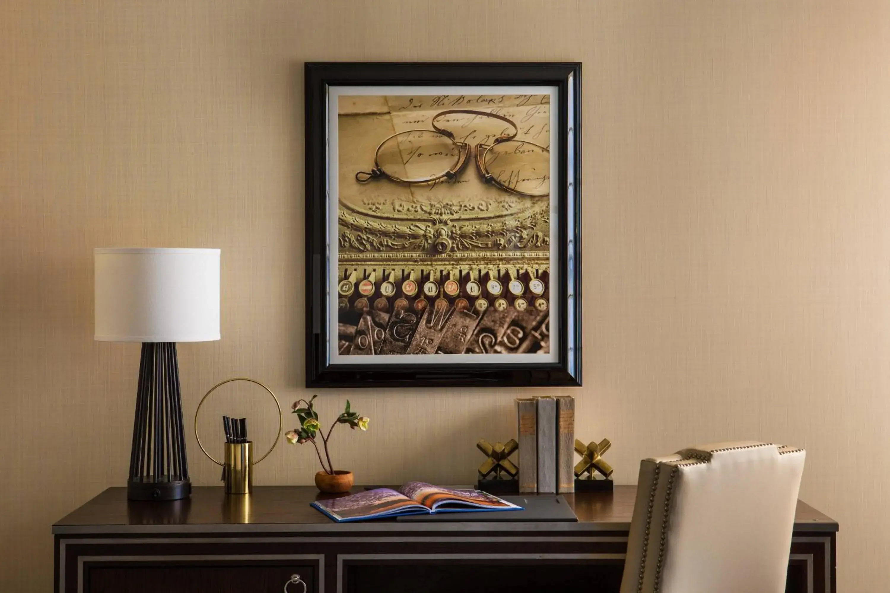 Deluxe King Room in The Mayflower Hotel, Autograph Collection Deluxe King Room in The Mayflower Hotel, Autograph Collection