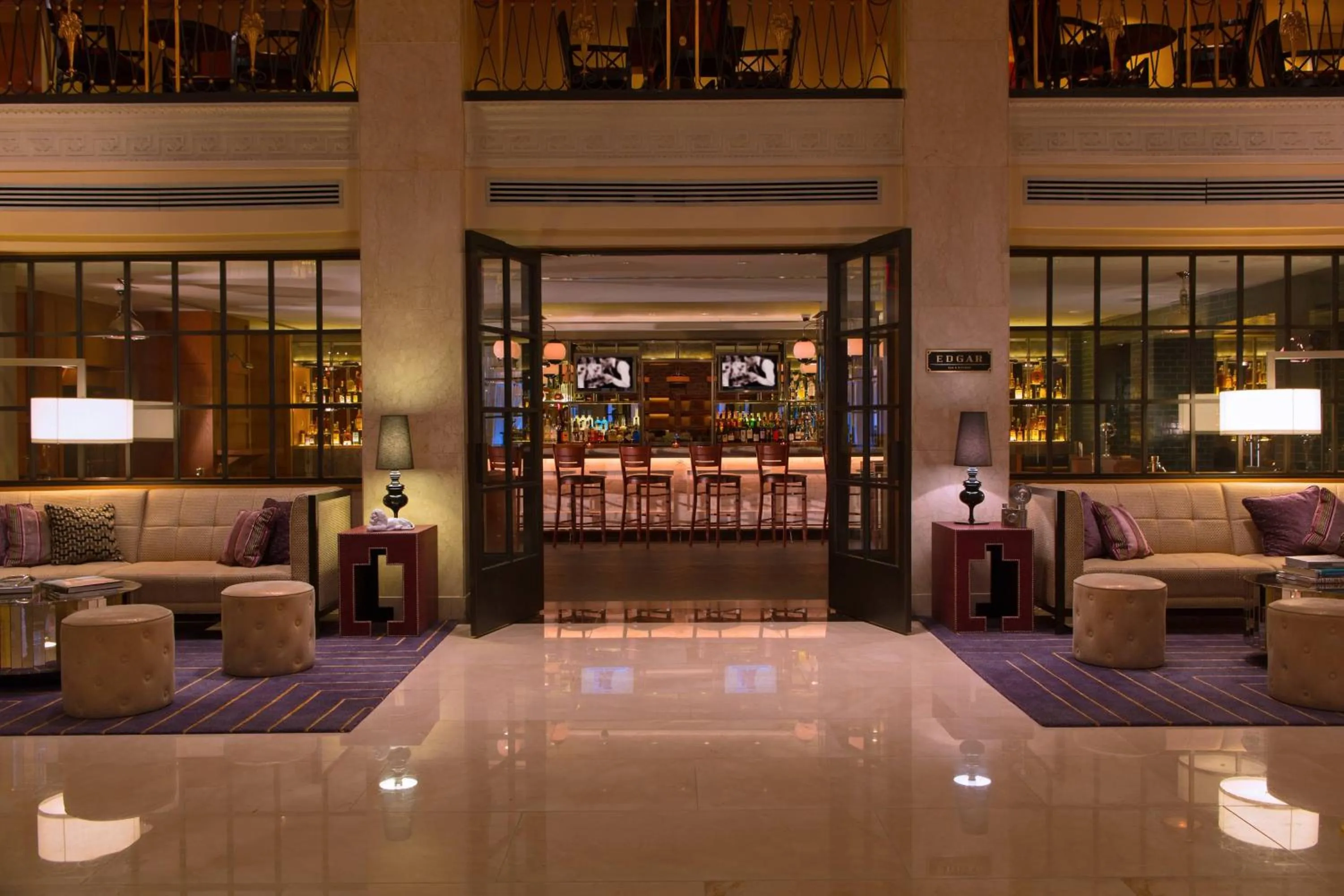 Lounge or bar in The Mayflower Hotel, Autograph Collection