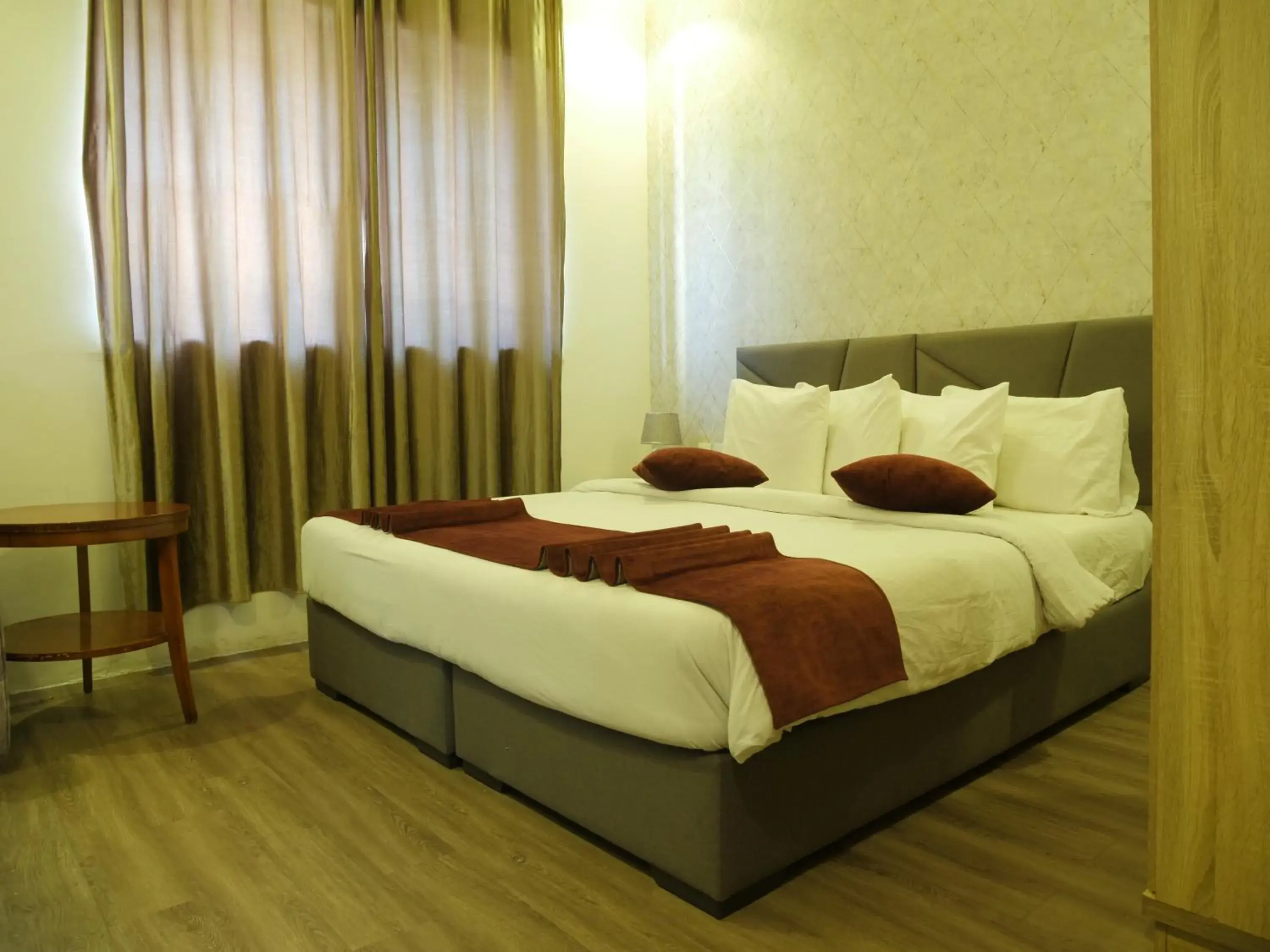 Single Room in Twins Downtown Hotel Single Room in Twins Downtown Hotel