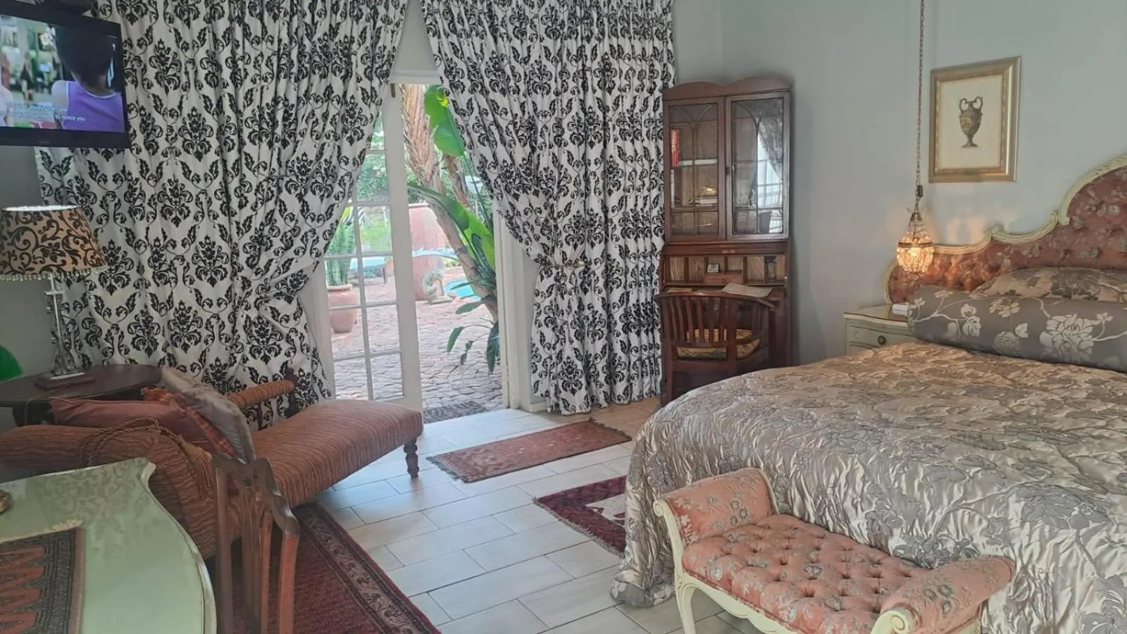Bed in Michael-Angelo guest house