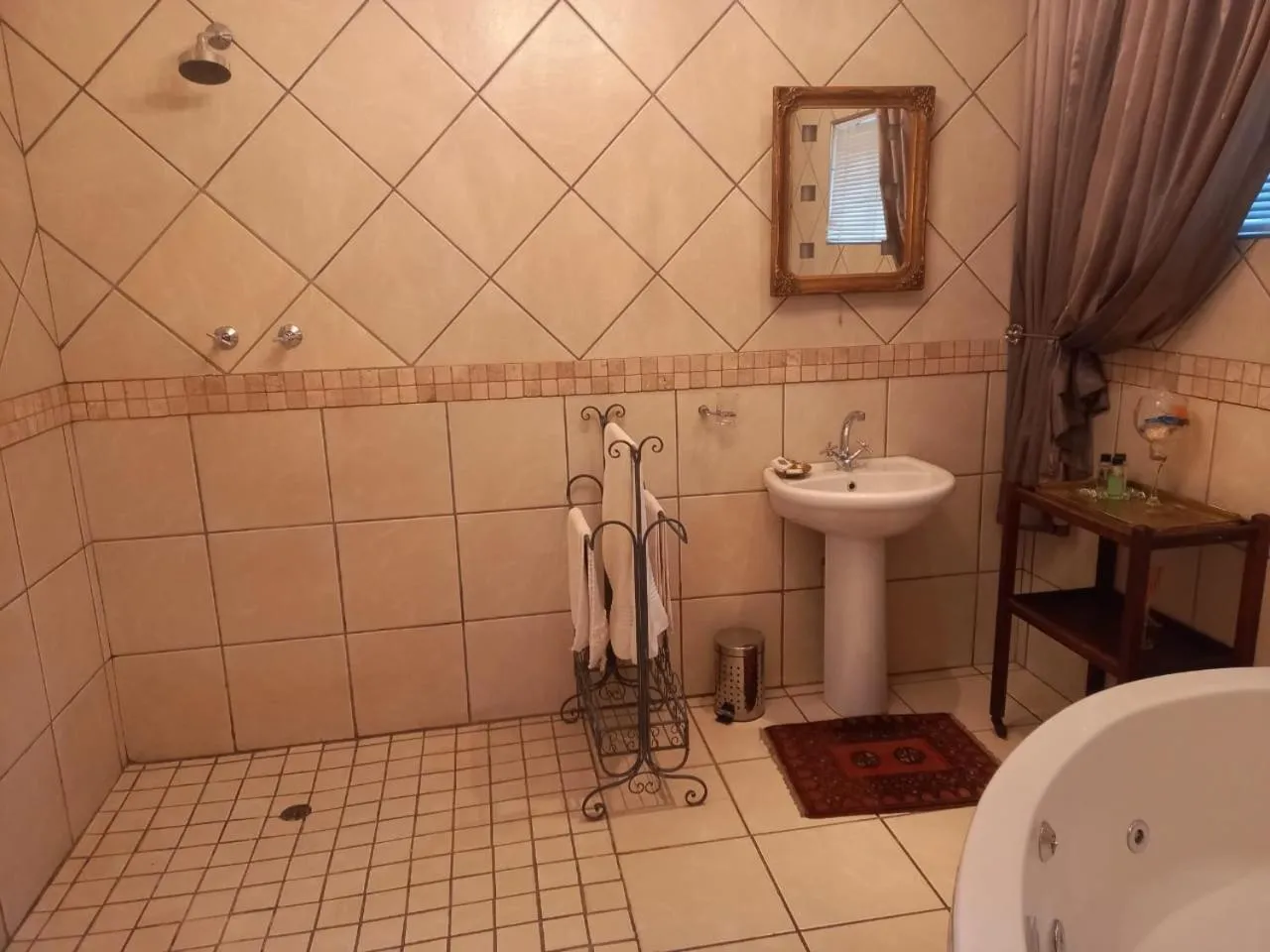Bathroom in Michael-Angelo guest house