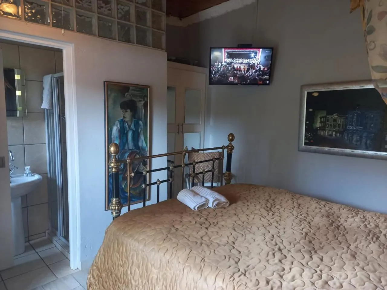 Bed in Michael-Angelo guest house