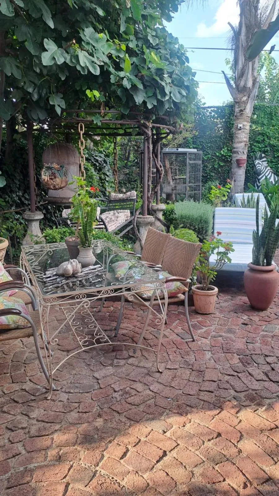 Day in Michael-Angelo guest house
